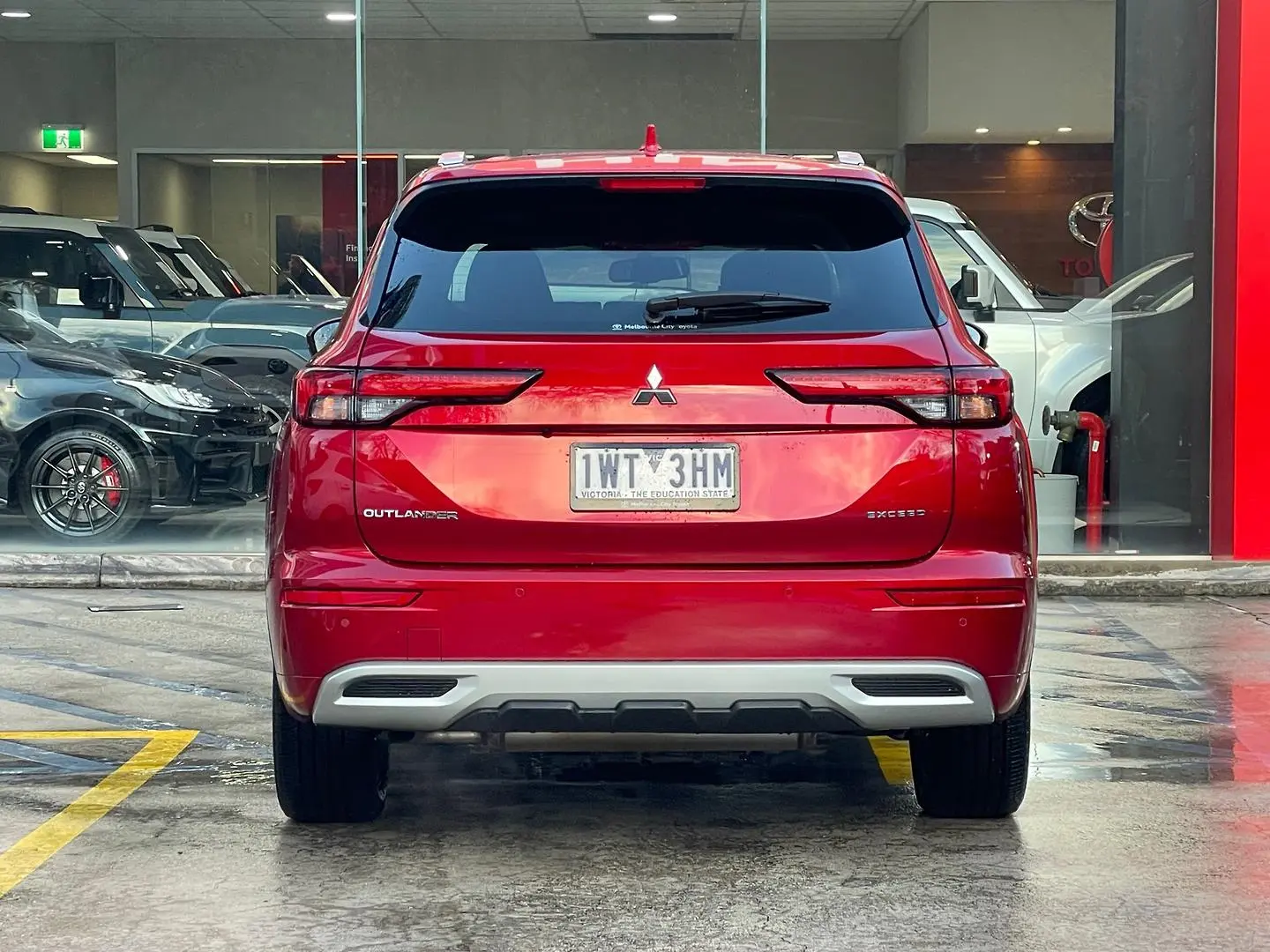 2022 Mitsubishi Outlander Gallery Image 9