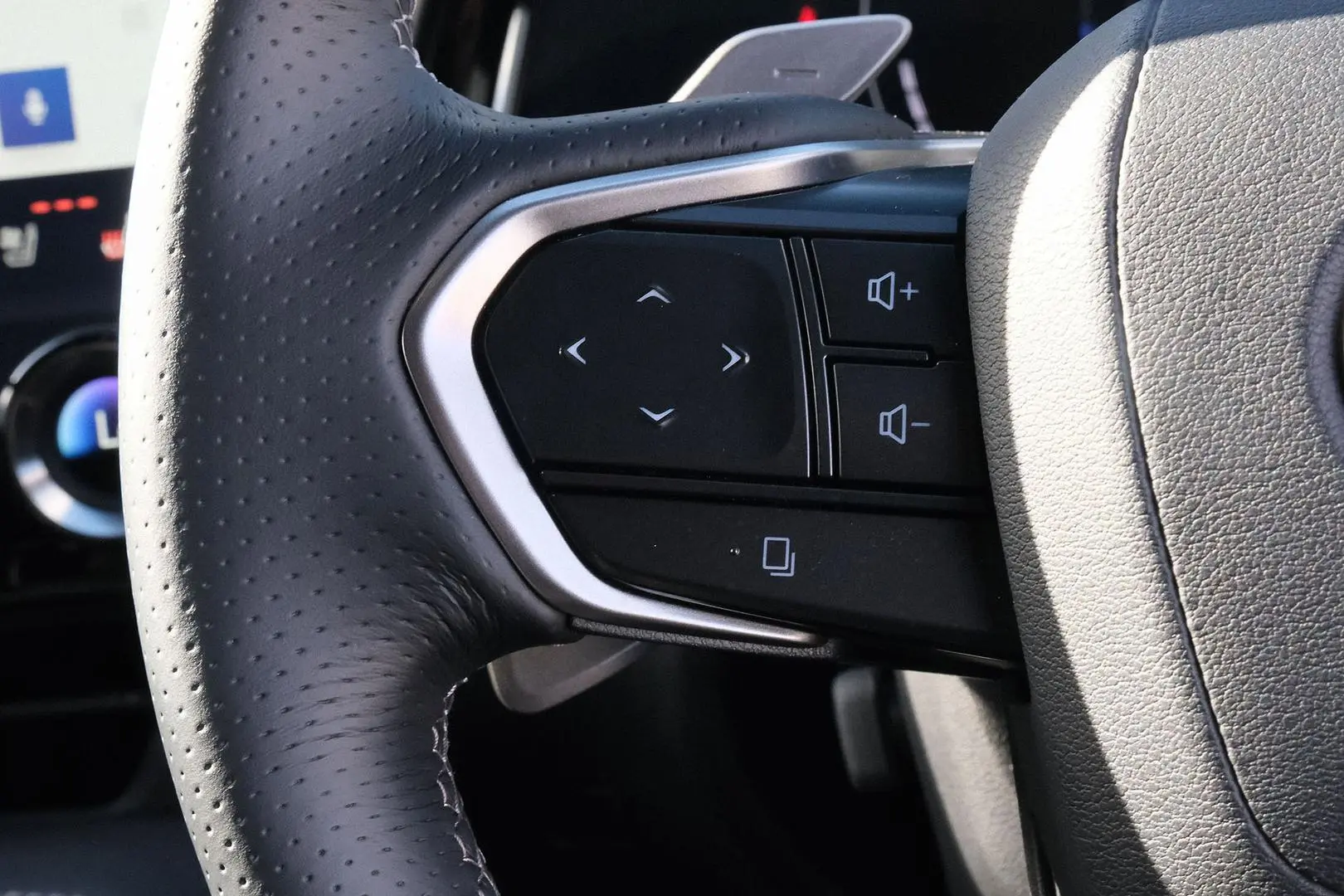 2024 Lexus NX Gallery Image 15