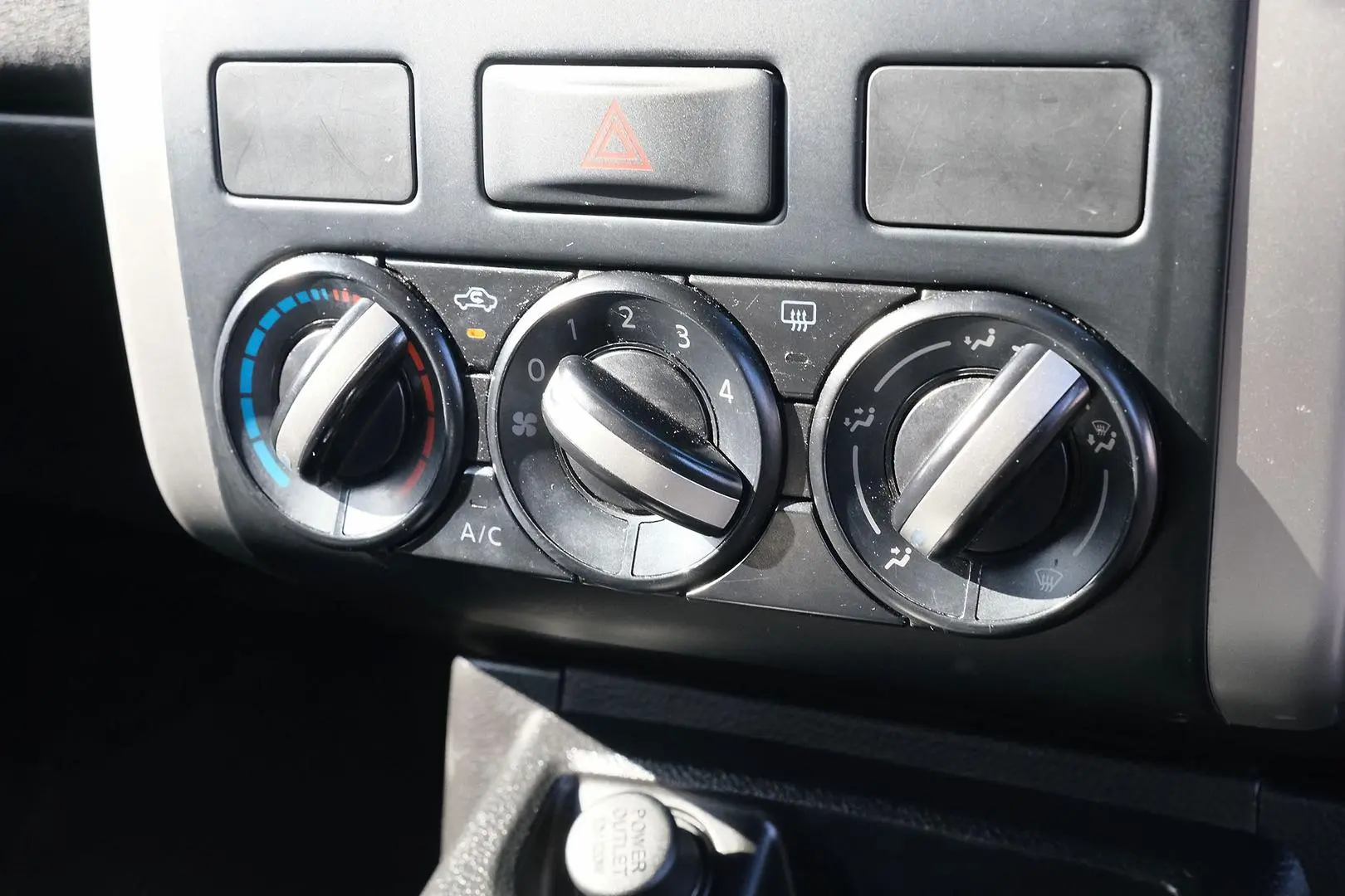 2013 Nissan X-TRAIL Gallery Image 16