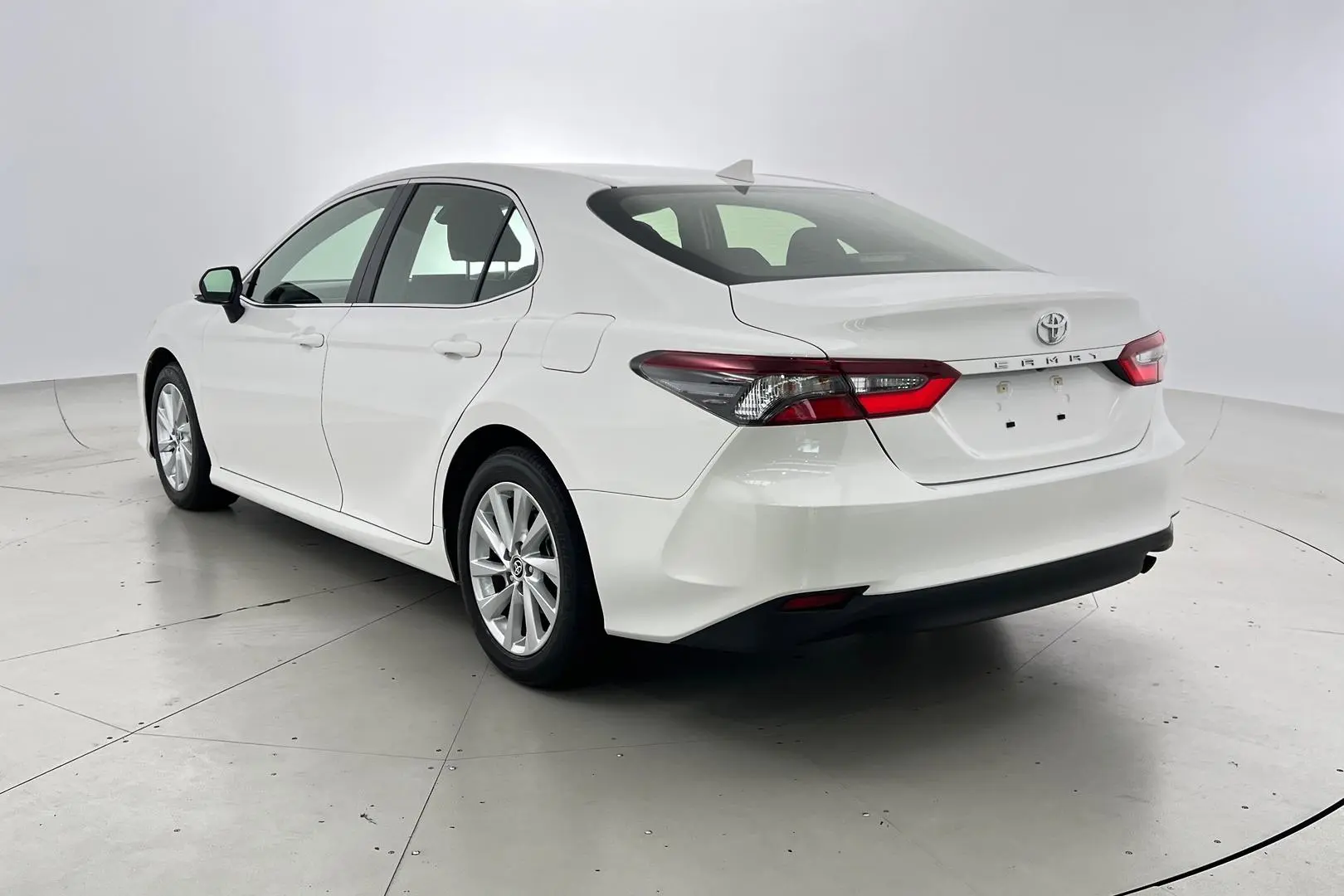 2024 Toyota Camry Gallery Image 8