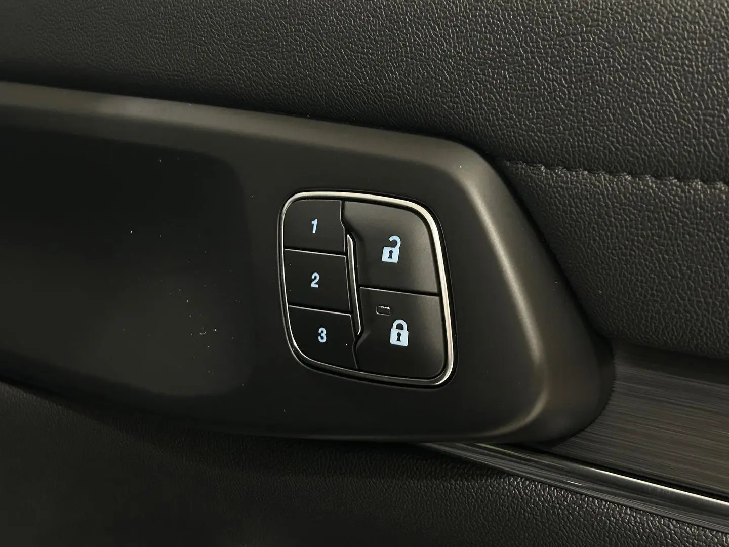 2023 Ford Everest Gallery Image 23