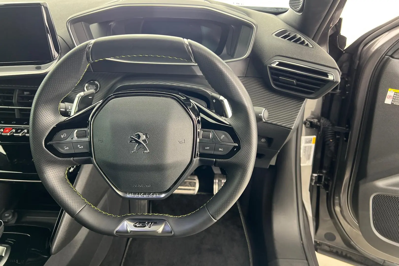 2022 Peugeot 2008 Gallery Image 14