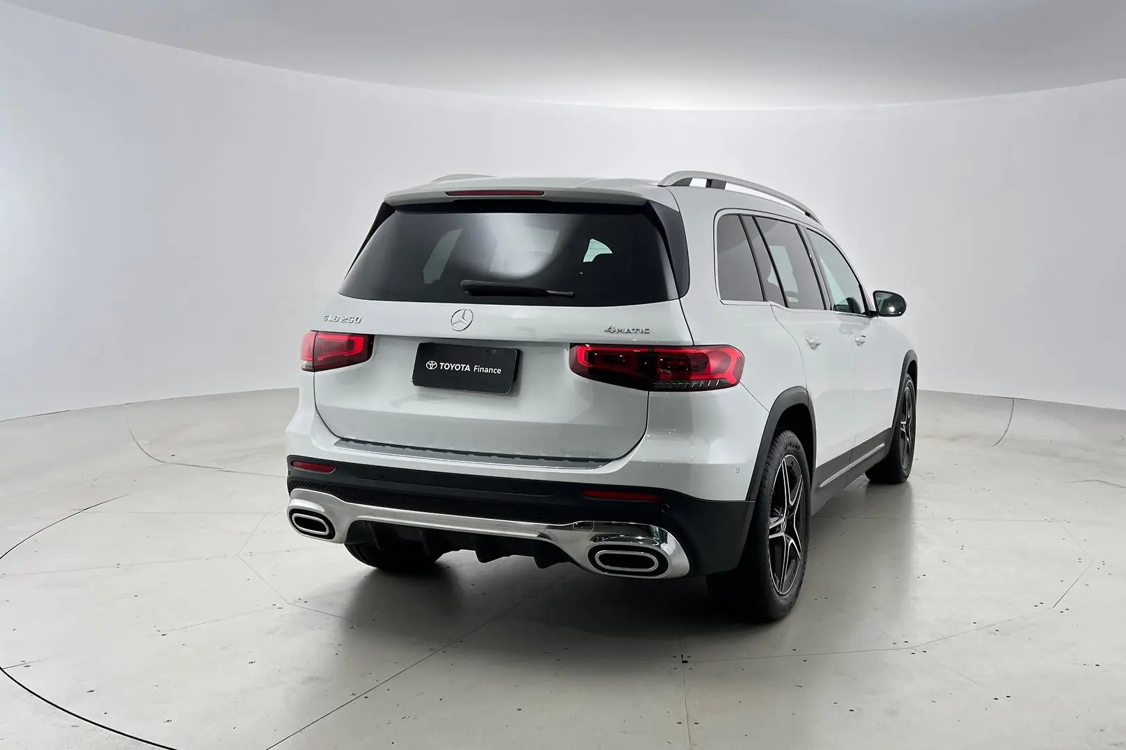 2021 Mercedes-Benz GLB-Class Gallery Image 5