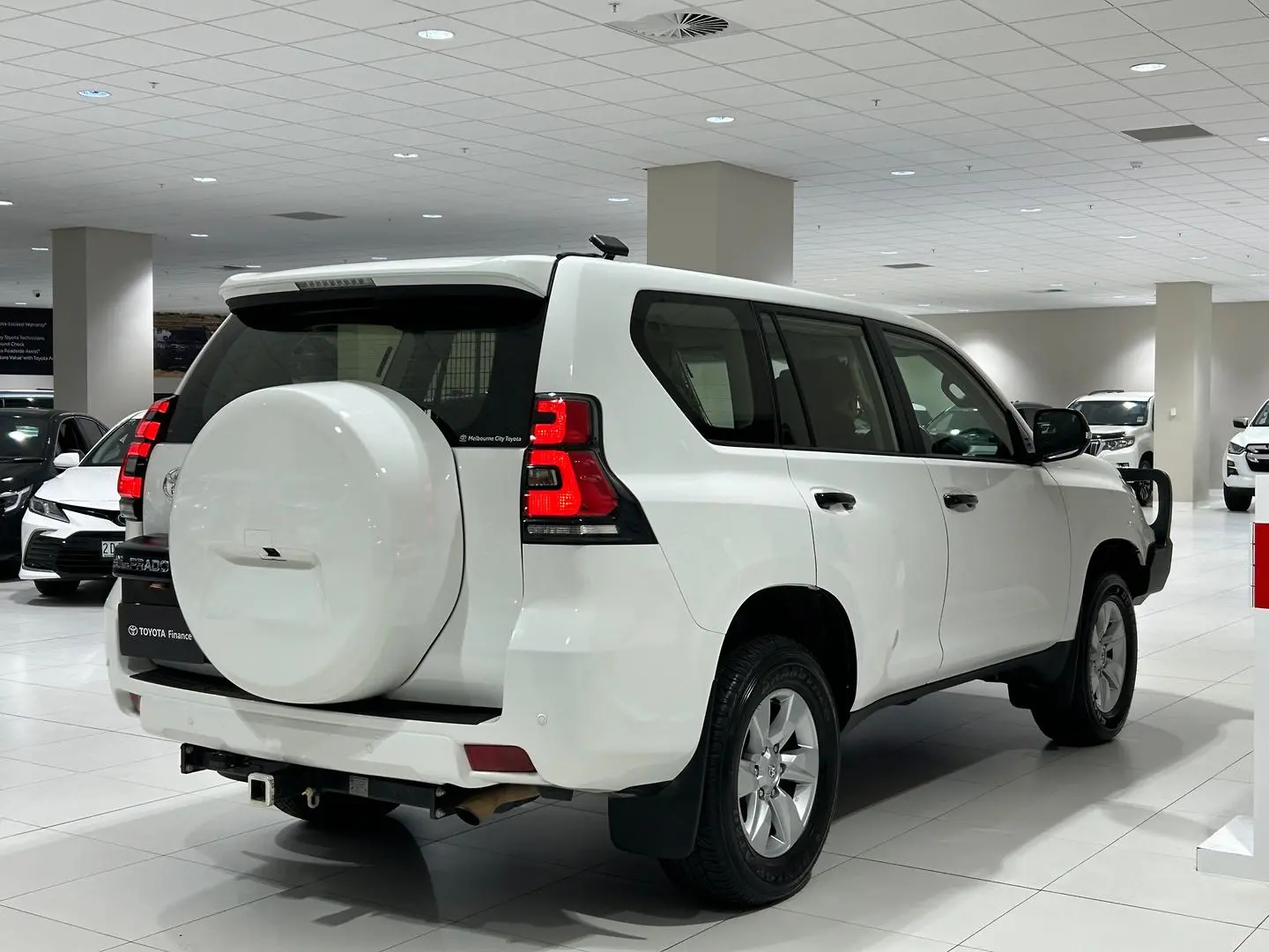 2021 Toyota Landcruiser Prado Gallery Image 10