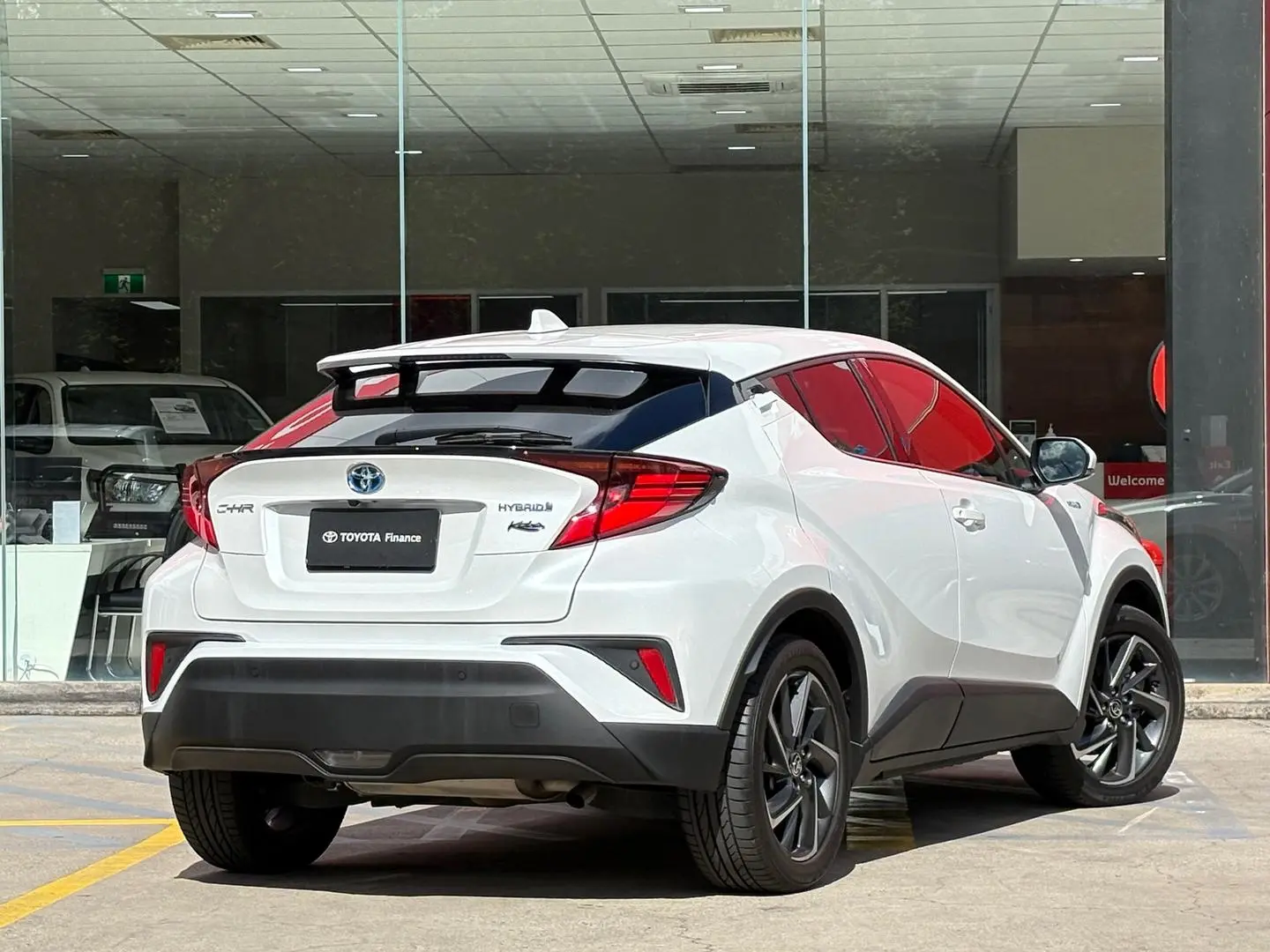 2022 Toyota C-HR Gallery Image 9