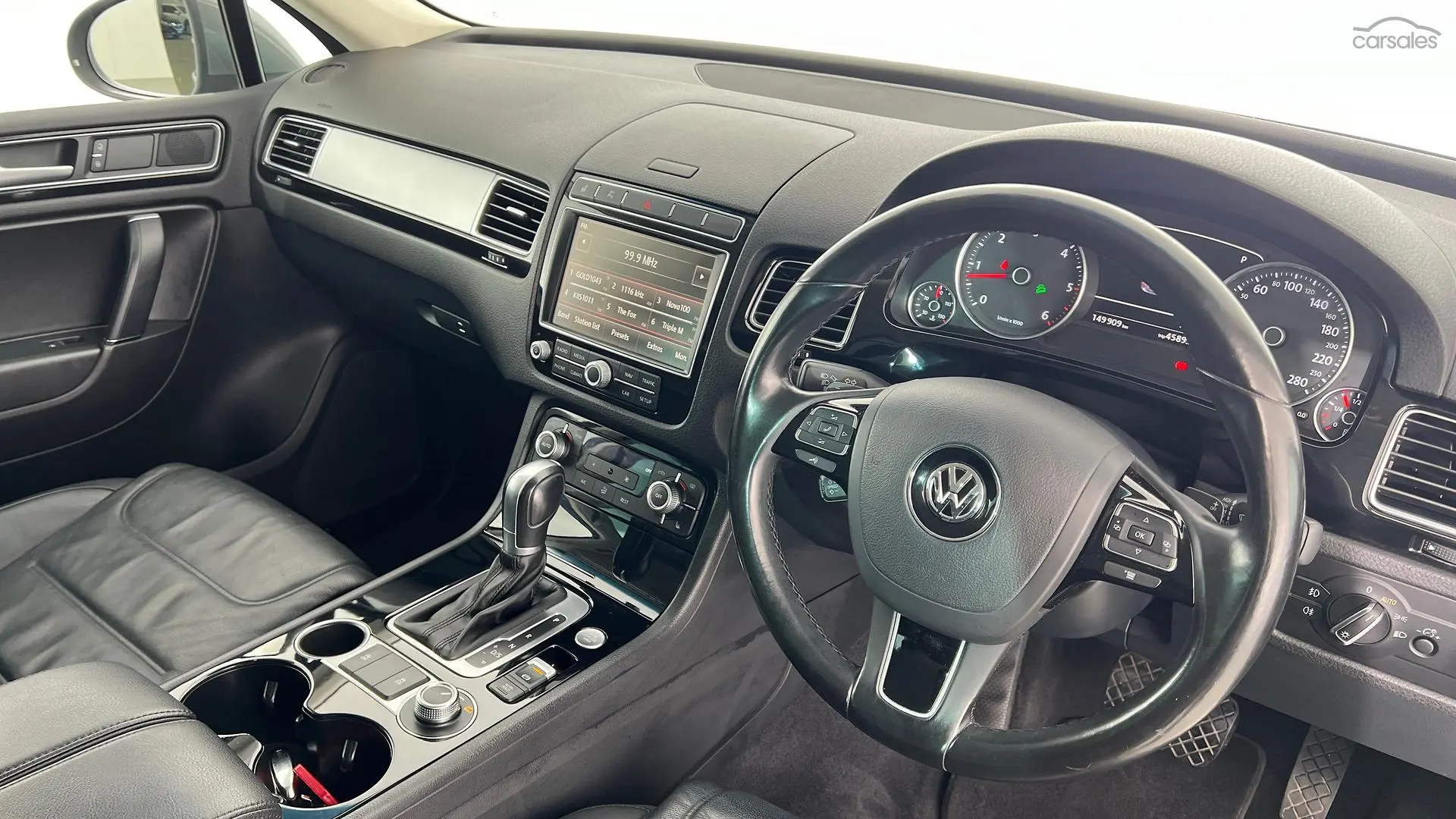 2016 Volkswagen Touareg Image 13