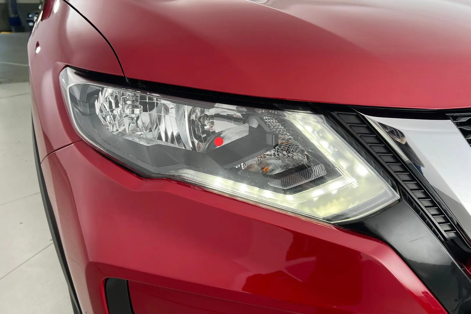 2019 Nissan X-TRAIL Gallery Image 2