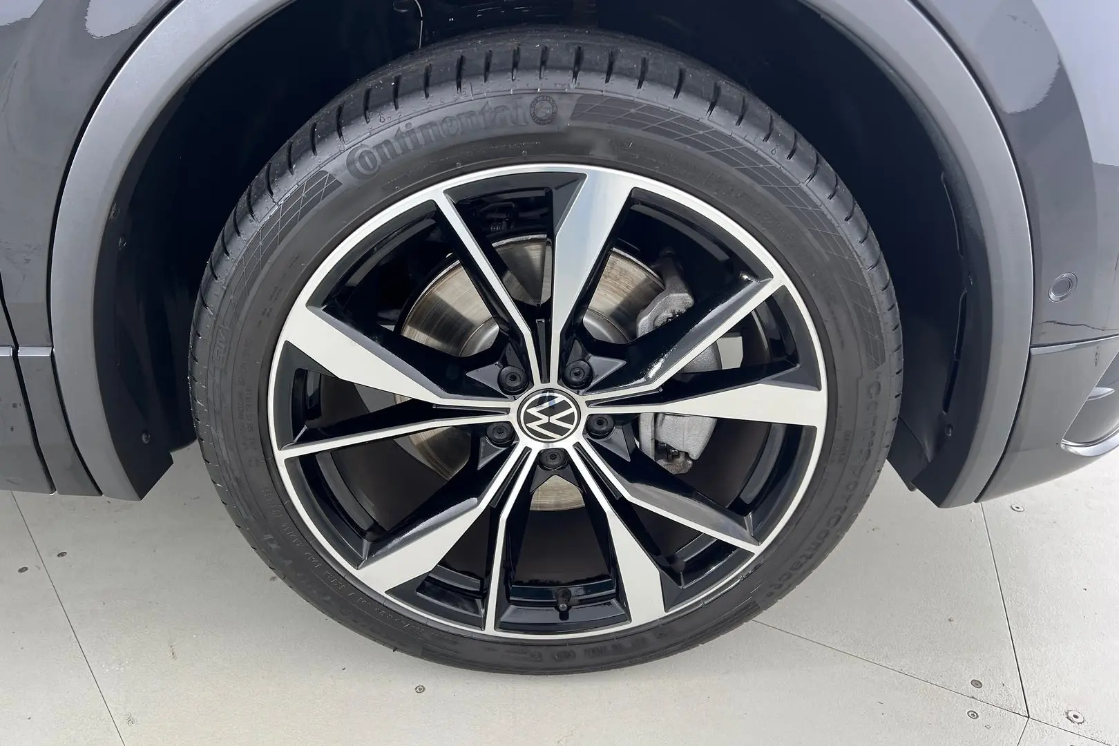 2024 Volkswagen Tiguan Gallery Image 22