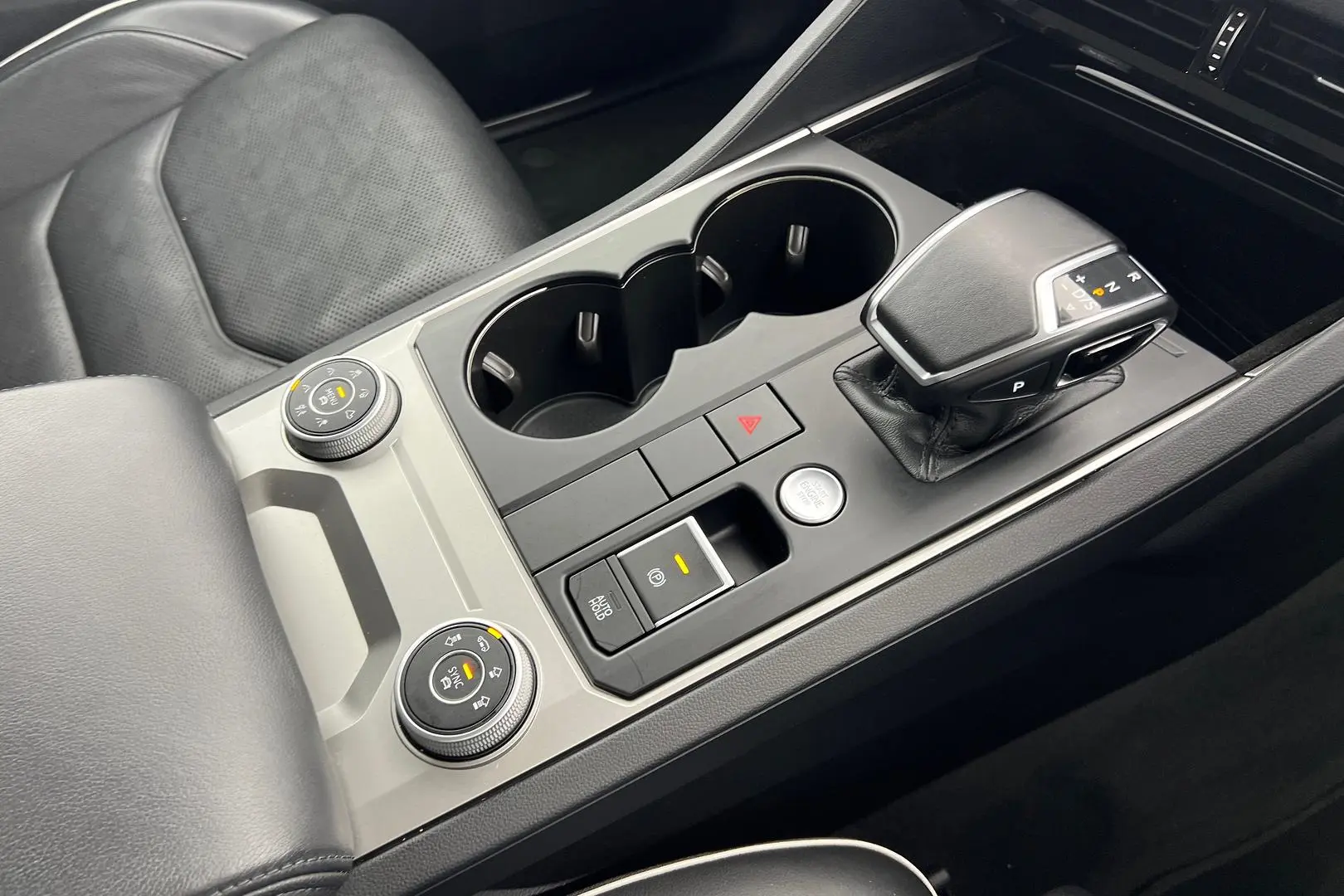 2020 Volkswagen Touareg Gallery Image 22