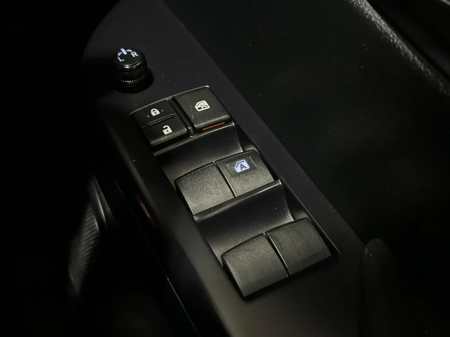 2022 Toyota Hilux Gallery Image 24