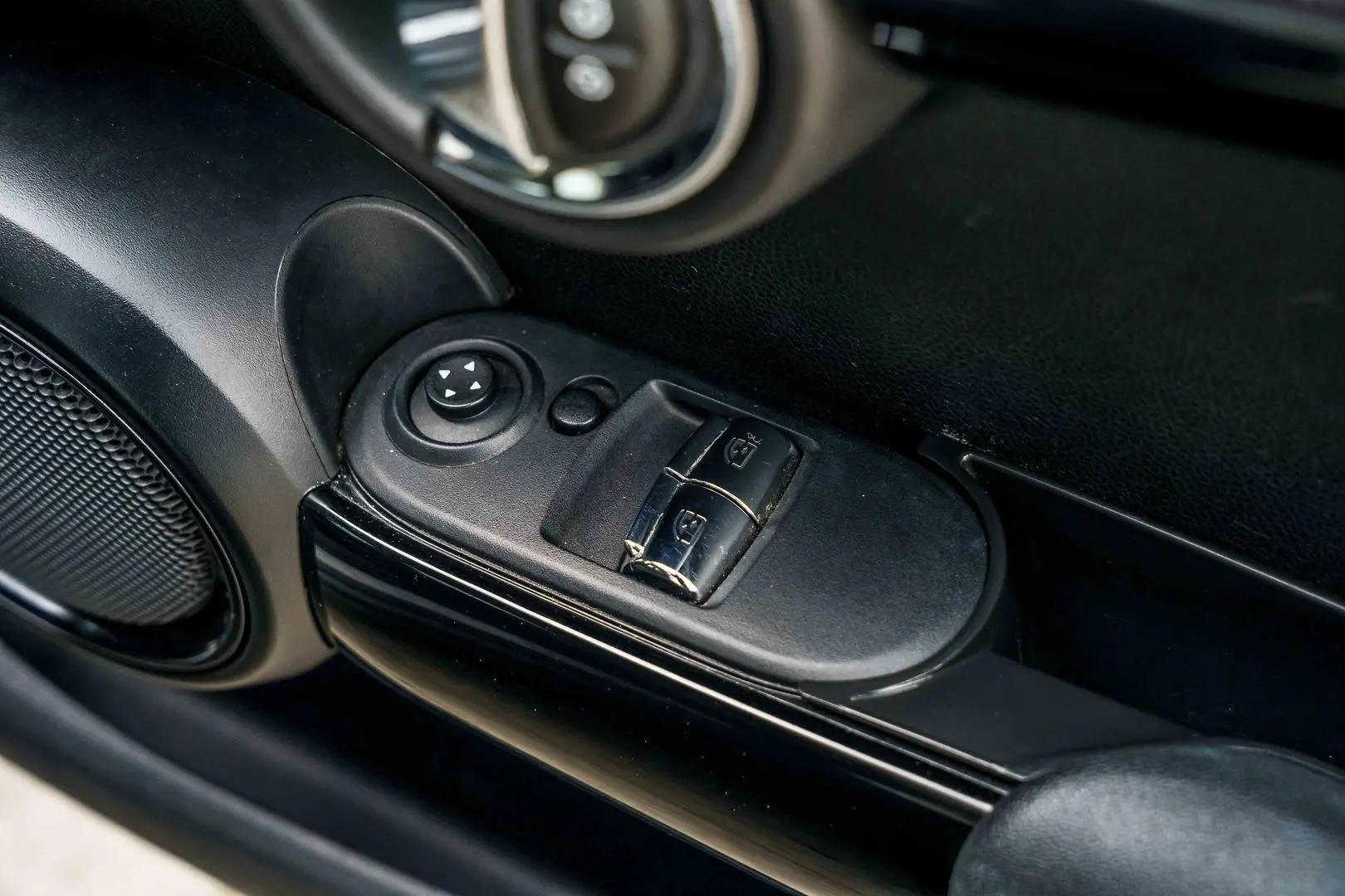 2019 MINI Hatch Gallery Image 10