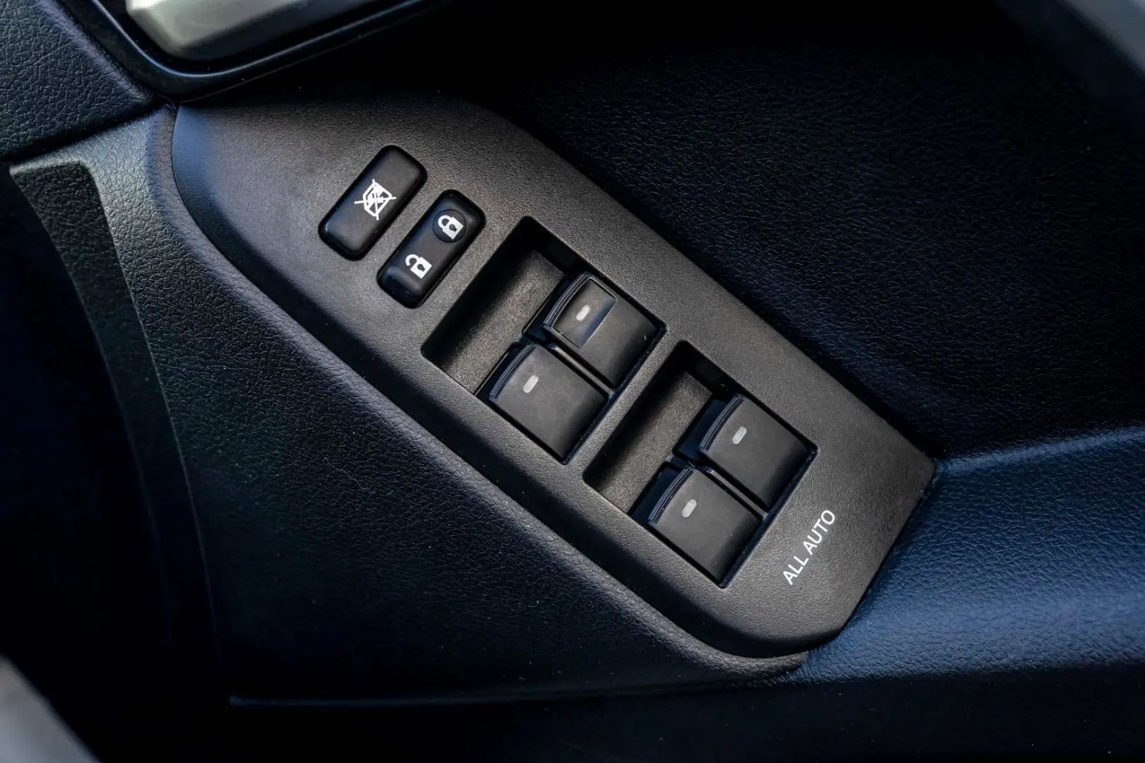 2022 Toyota Landcruiser Prado Gallery Image 10