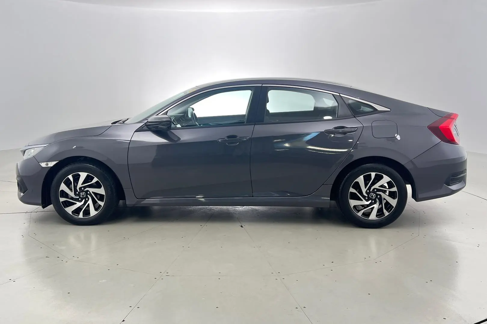 2018 Honda Civic Gallery Image 8