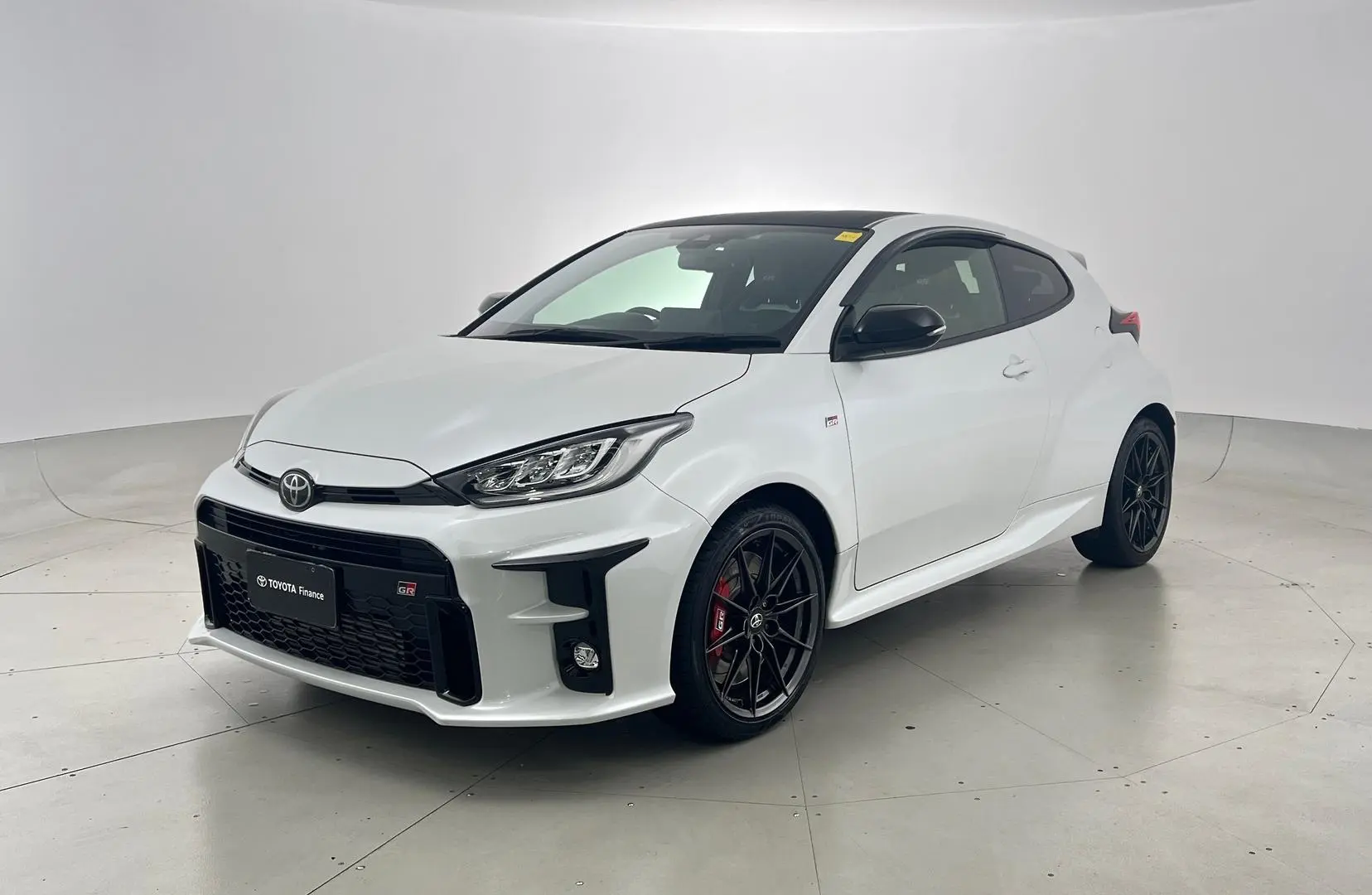 2021 Toyota Yaris Gallery Image 9