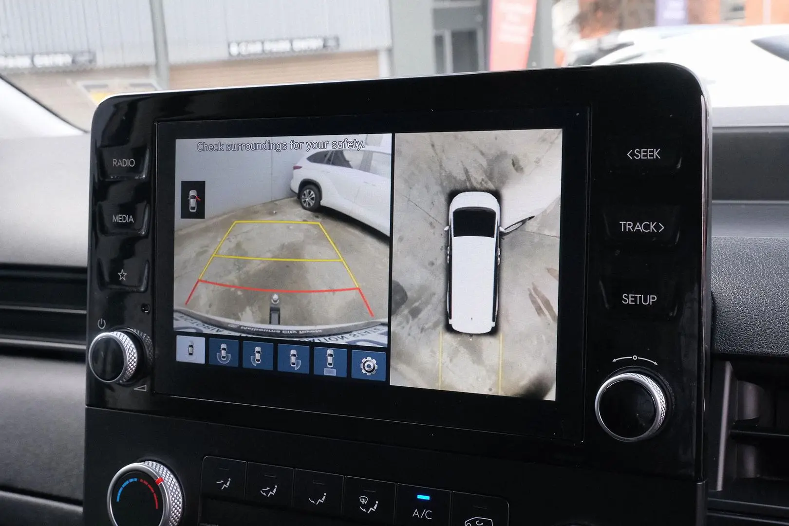 2021 Hyundai STARIA LOAD Gallery Image 8