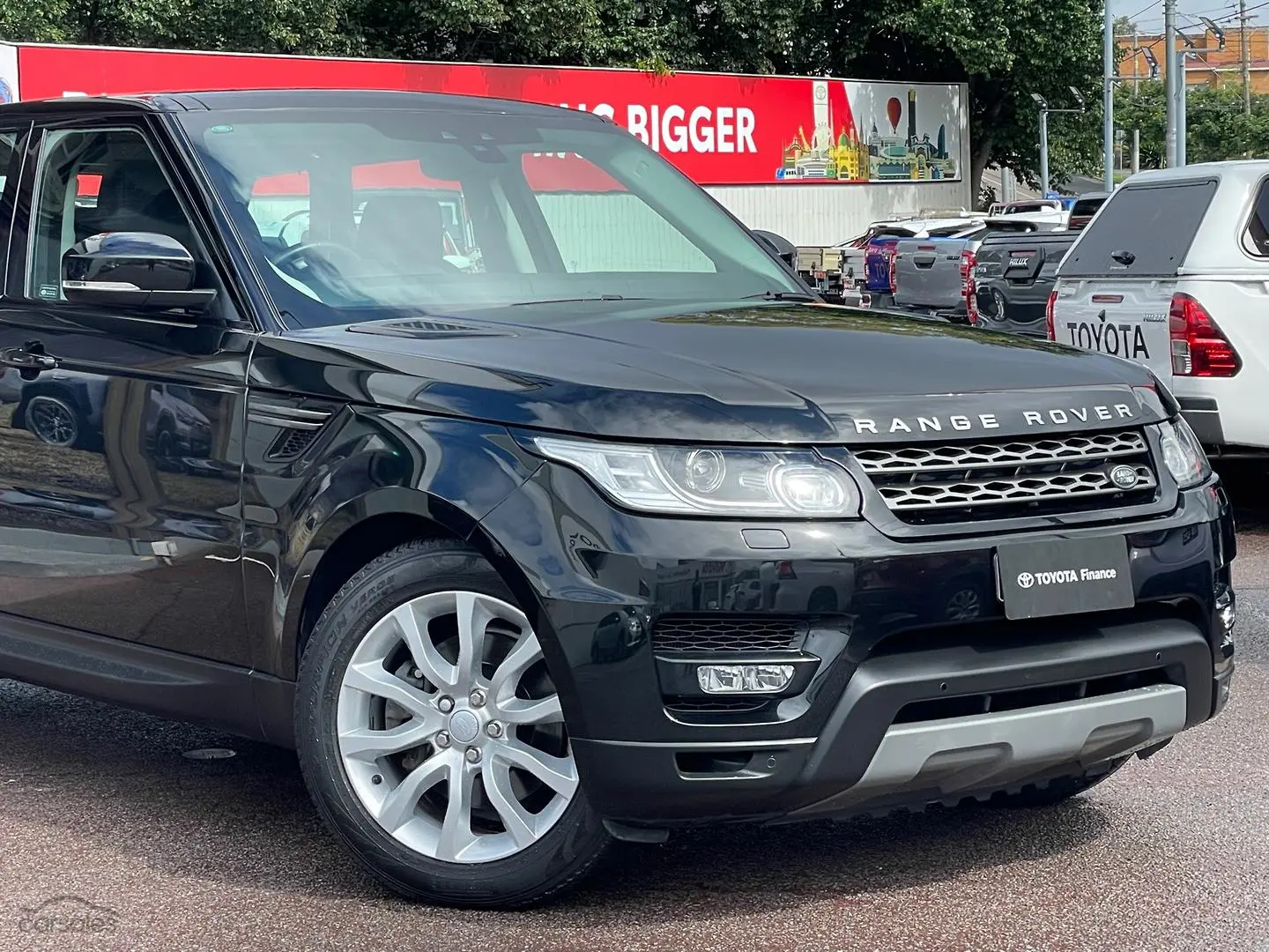 2017 Land Rover Range Rover Sport Image 2