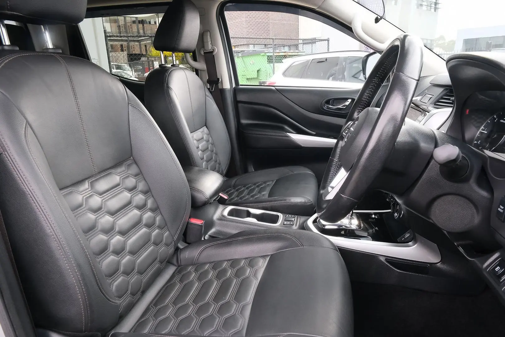 2021 Nissan Navara Gallery Image 18