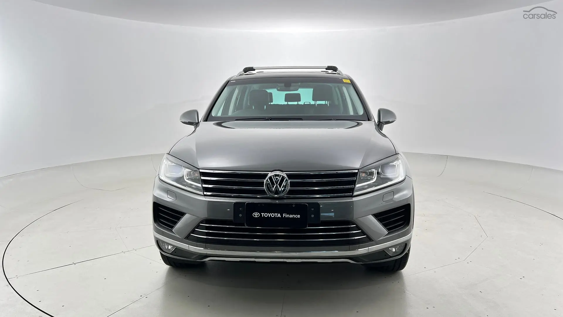 2016 Volkswagen Touareg Image 10