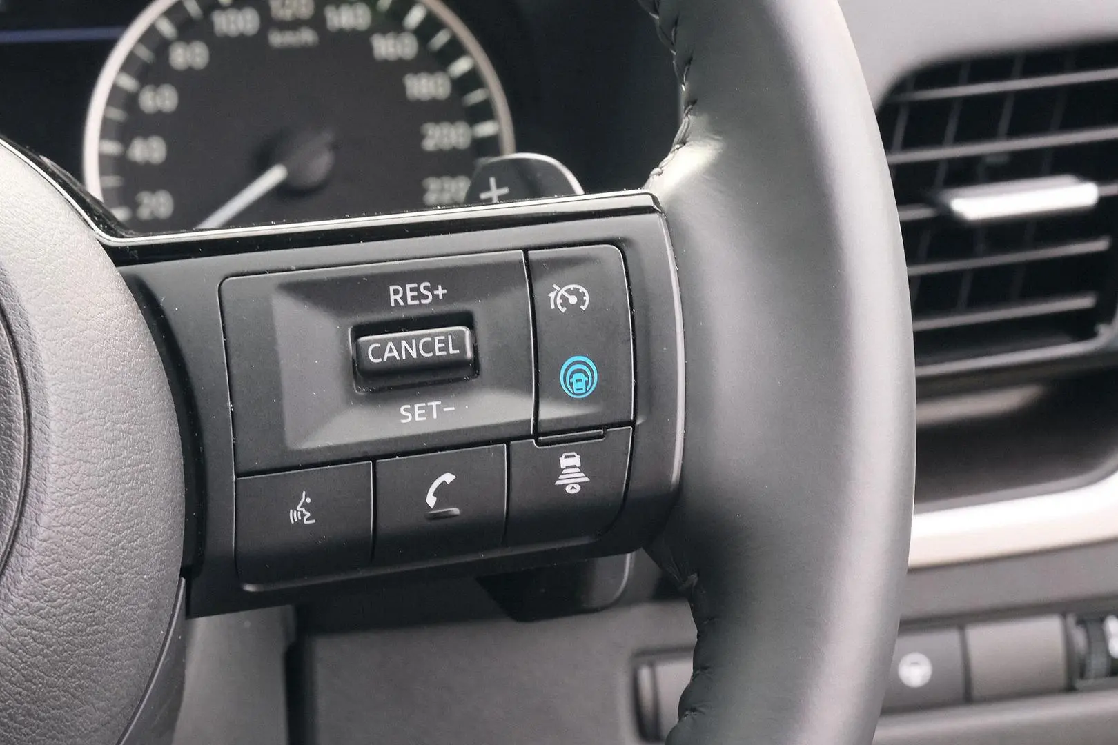 2023 Nissan X-TRAIL Gallery Image 14