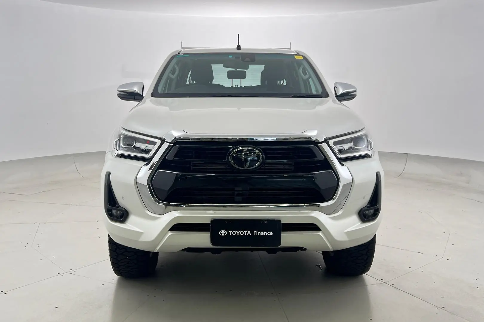 2020 Toyota Hilux Gallery Image 10