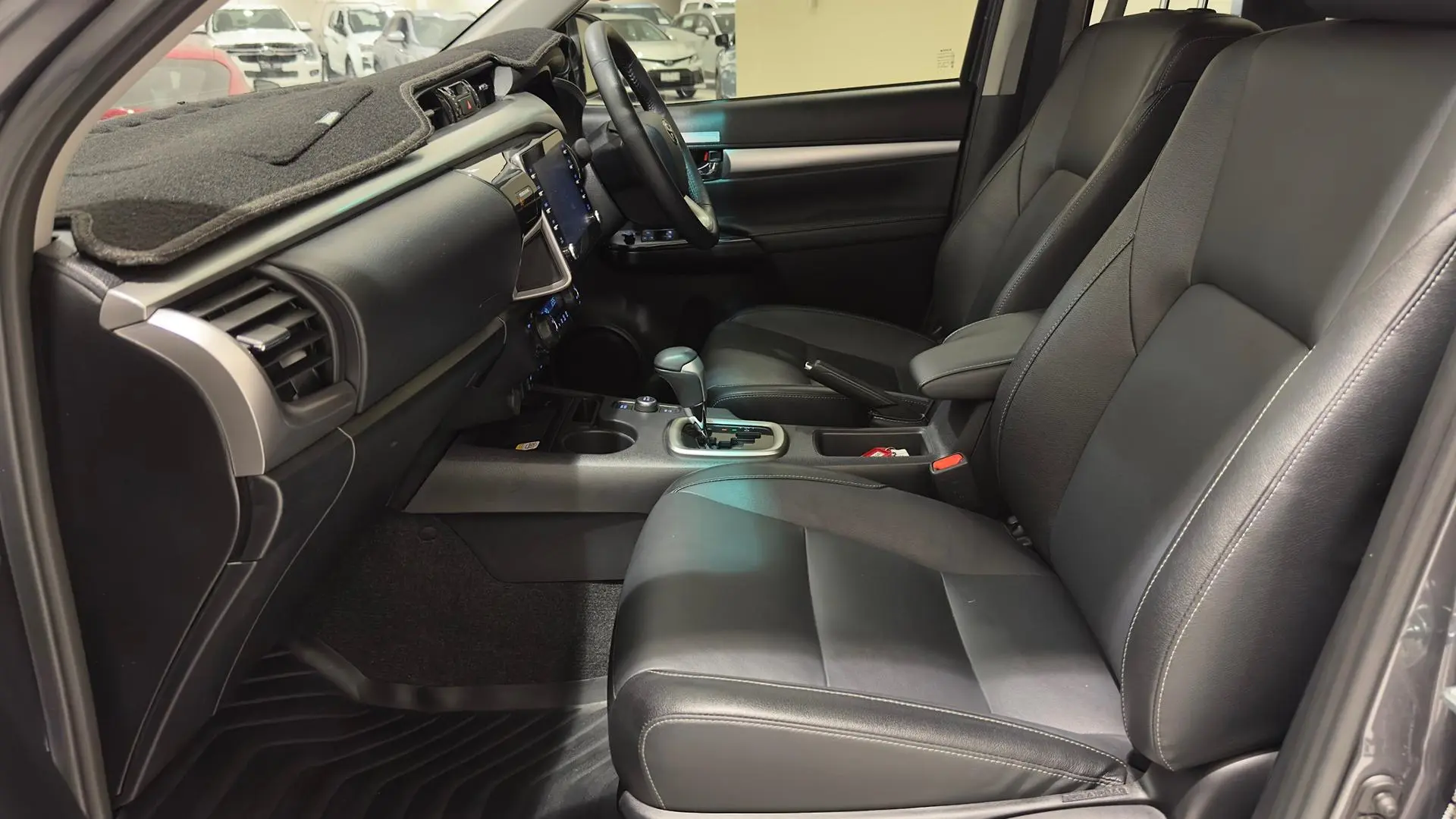 2024 Toyota Hilux Gallery Image 12