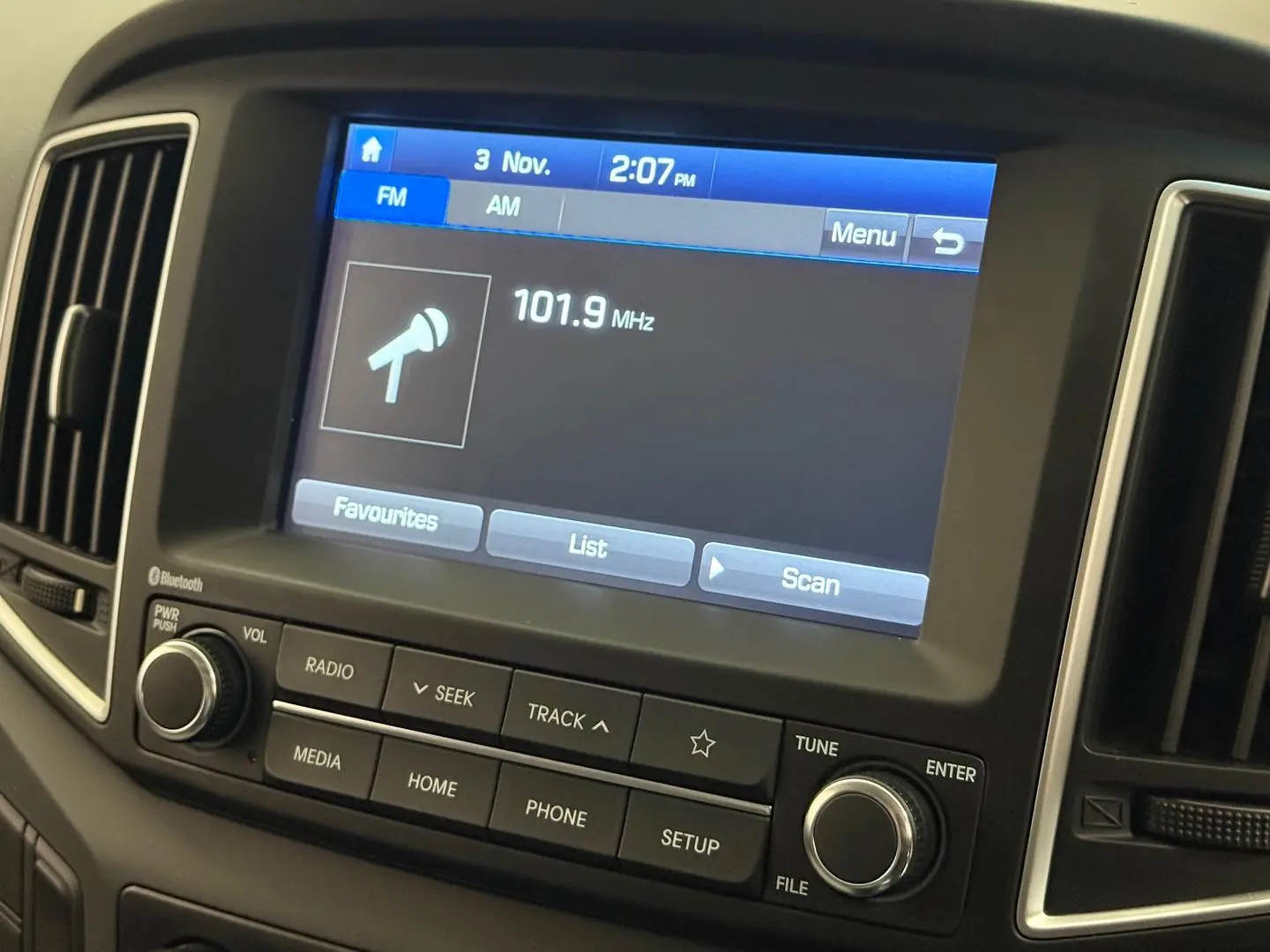 2021 Hyundai iLoad Gallery Image 16