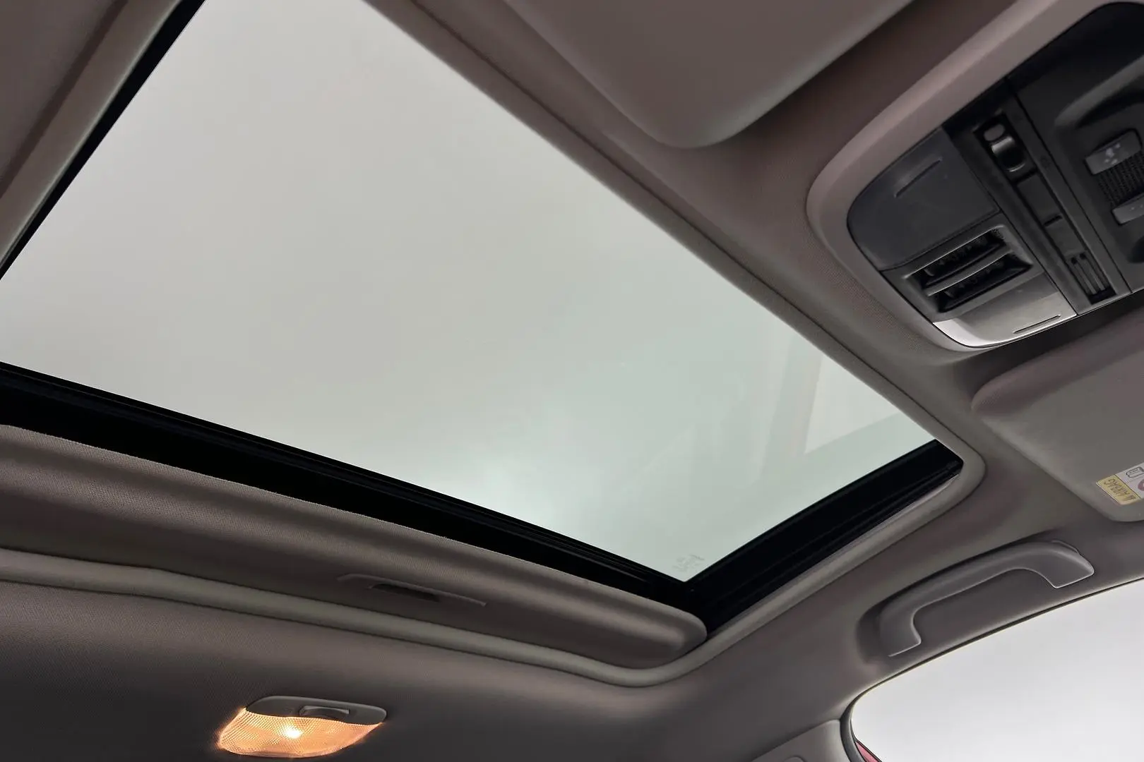 2017 Subaru XV Gallery Image 4