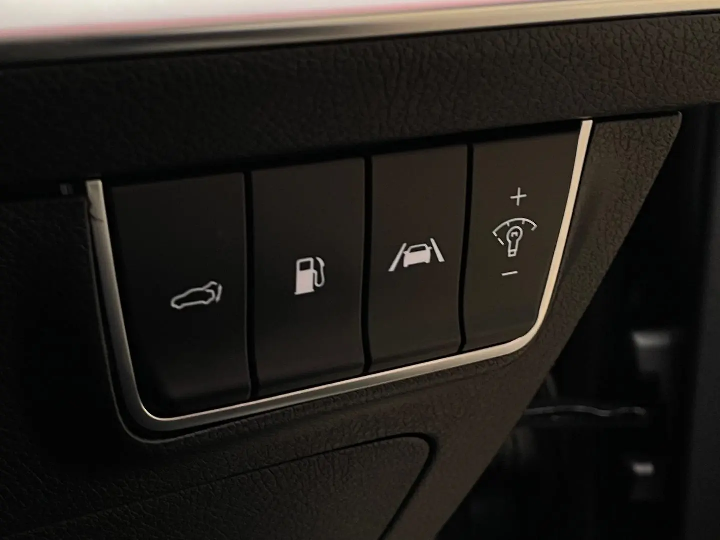 2022 Kia Stinger Gallery Image 24