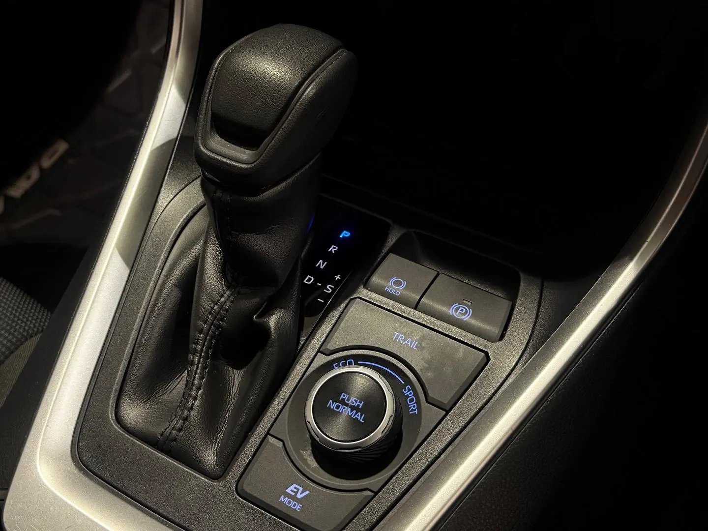 2020 Toyota RAV4 Gallery Image 19