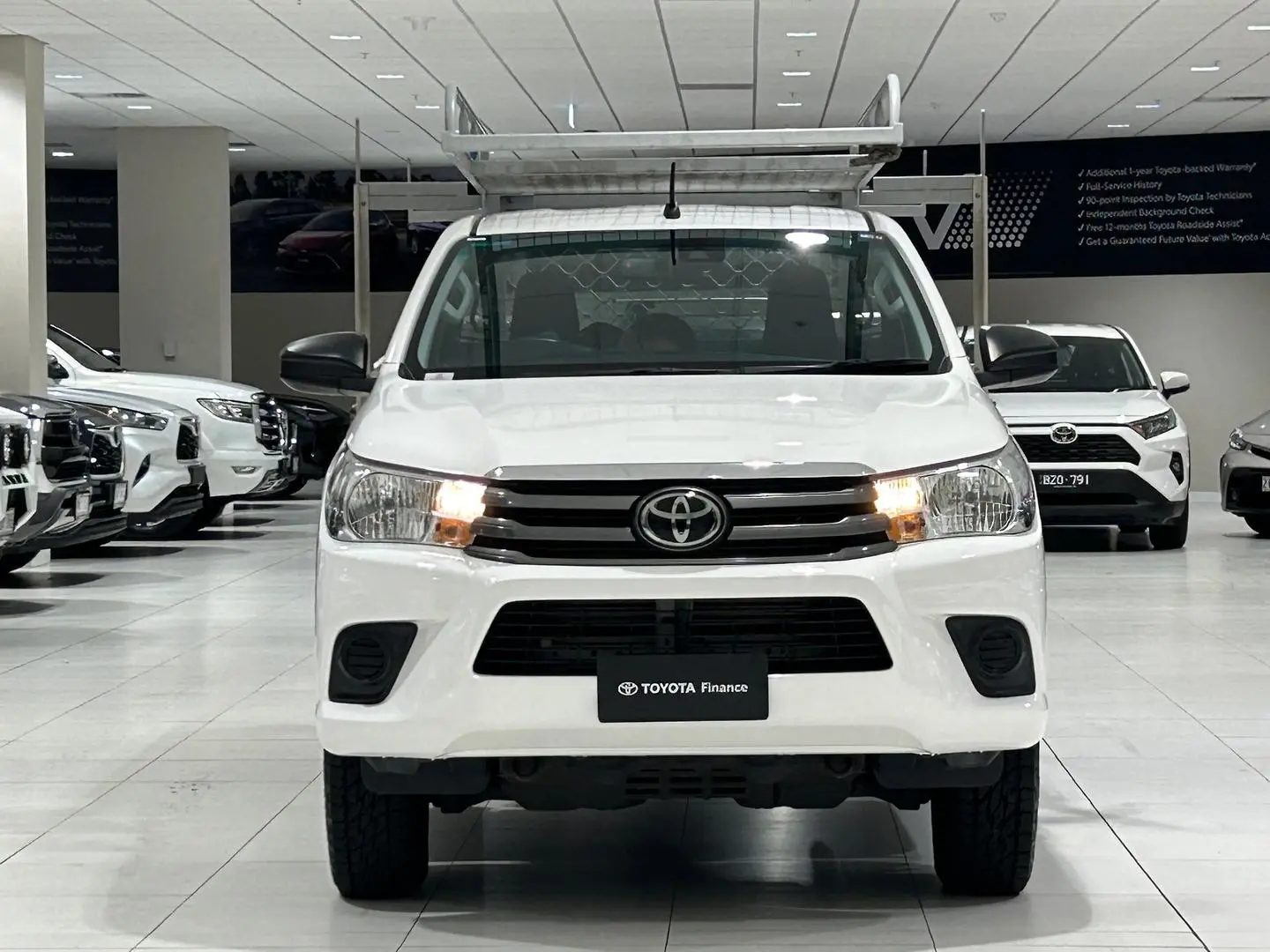 2020 Toyota Hilux Gallery Image 4