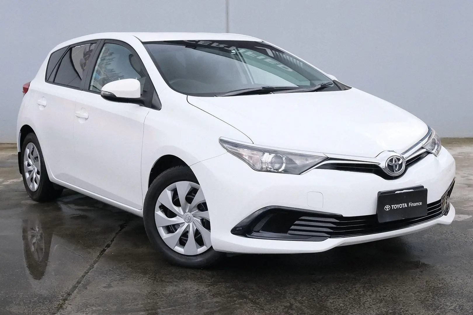 2016 Toyota Corolla Gallery Image 1