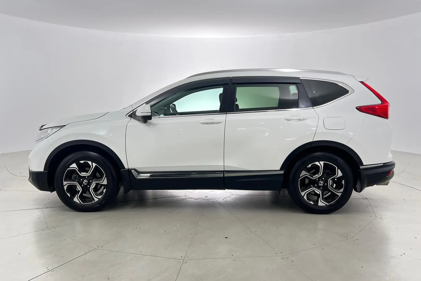 2017 Honda CR-V Gallery Image 8