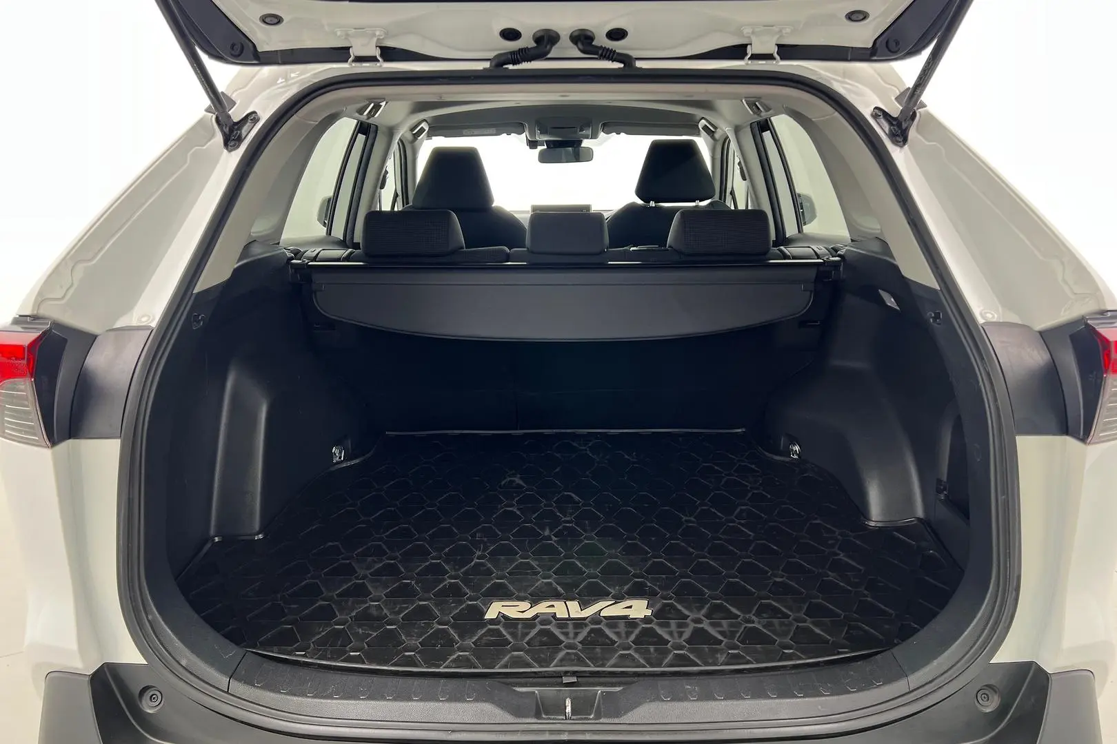 2020 Toyota RAV4 Gallery Image 20