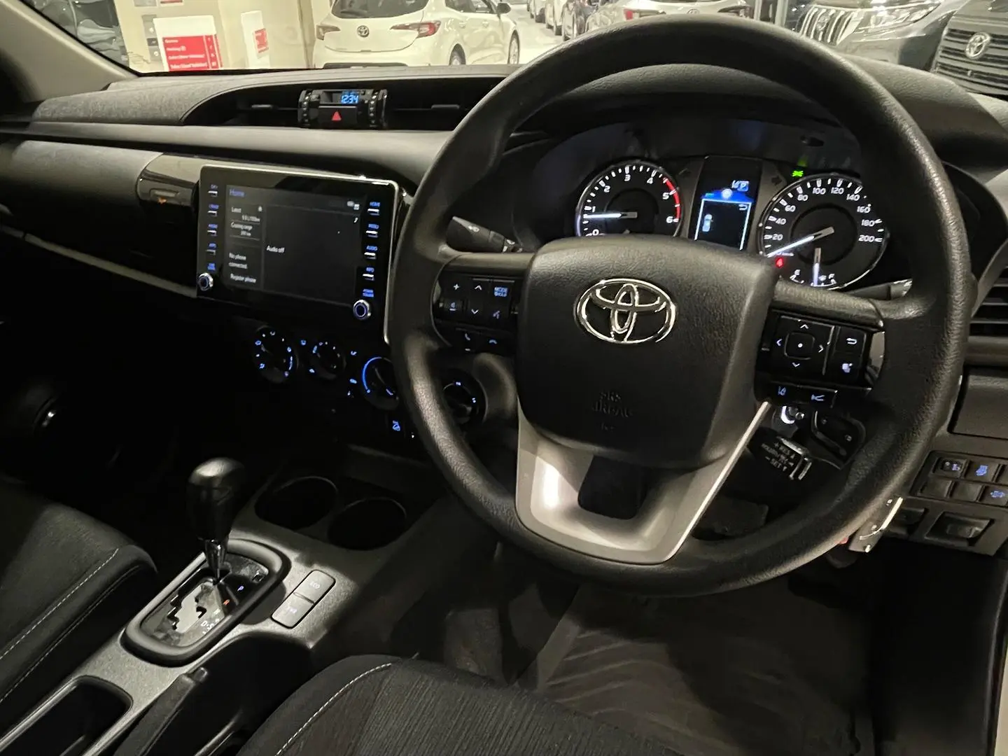 2021 Toyota Hilux Gallery Image 12