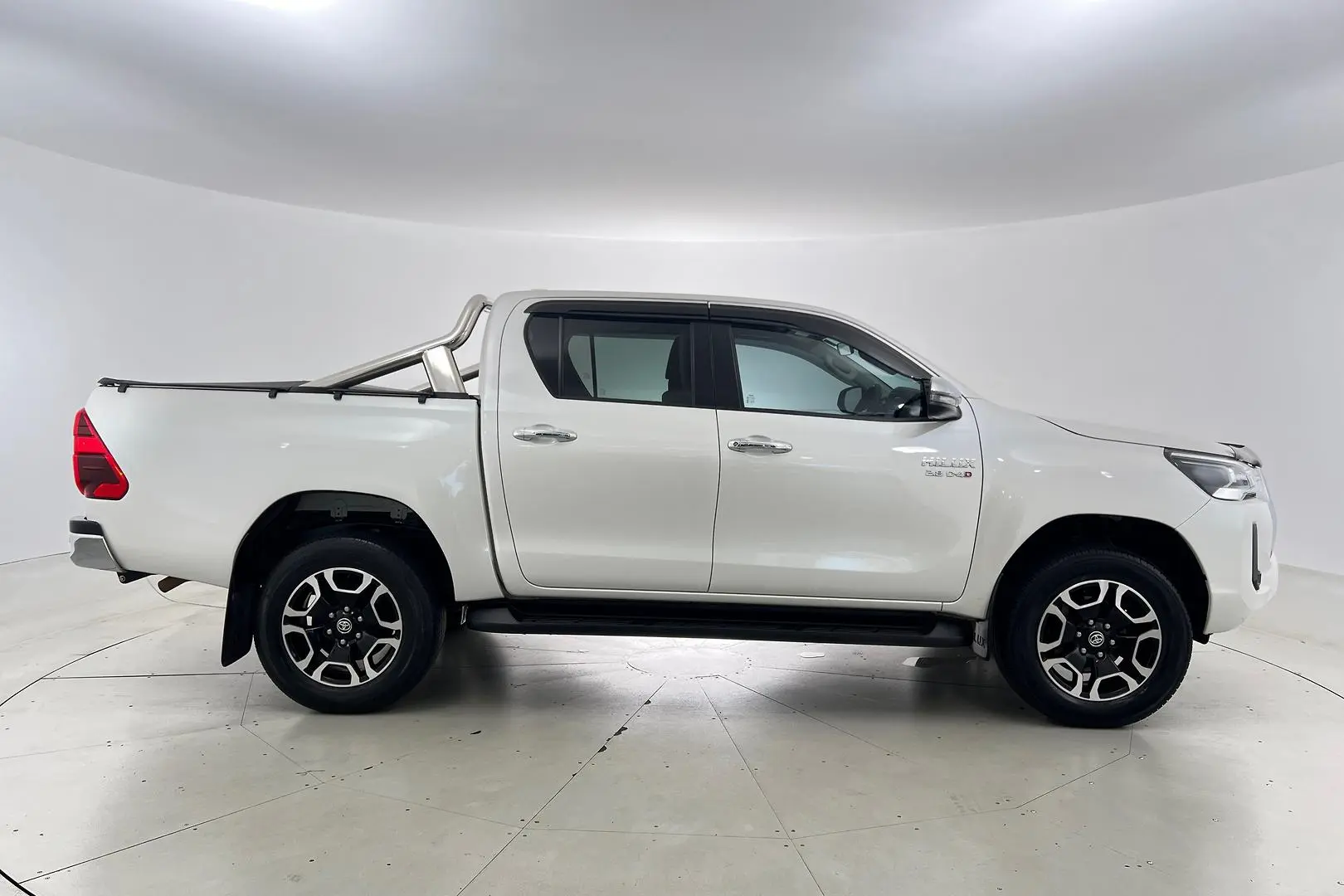 2022 Toyota Hilux Gallery Image 3