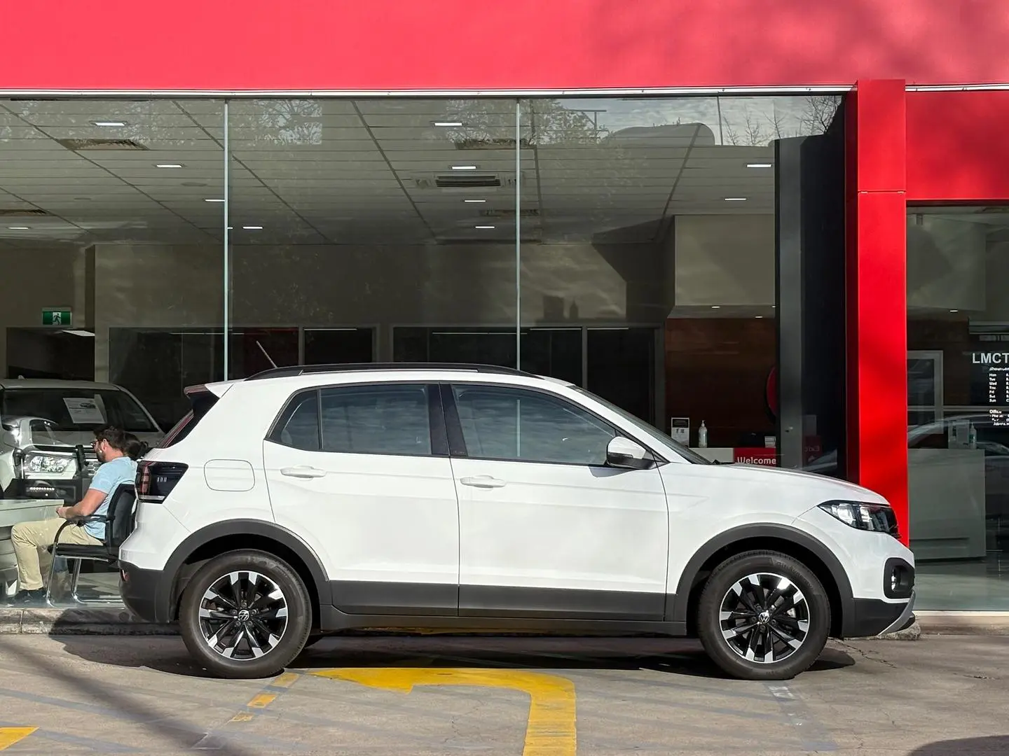 2022 Volkswagen T-Cross Gallery Image 2