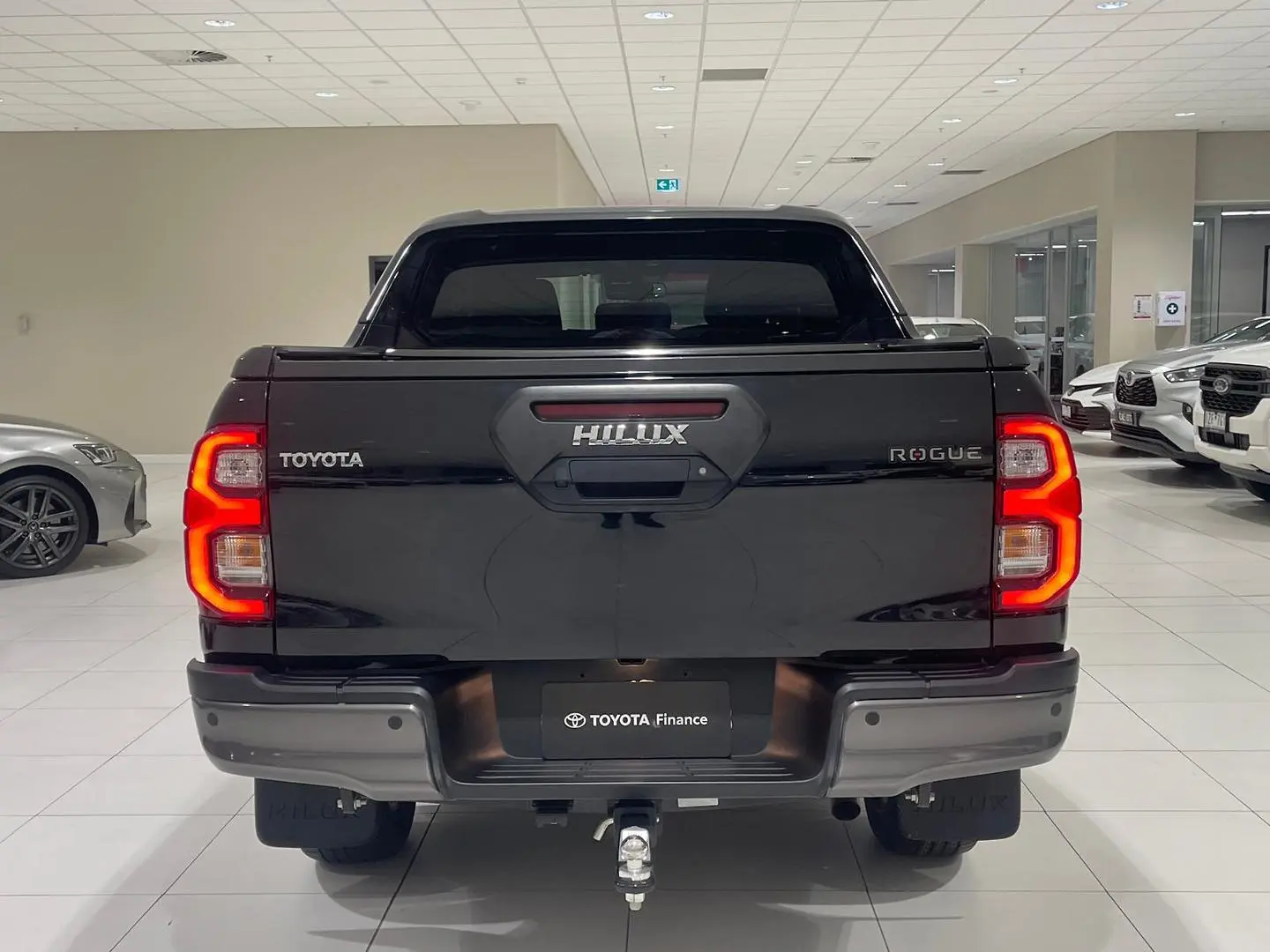 2022 Toyota Hilux Gallery Image 9