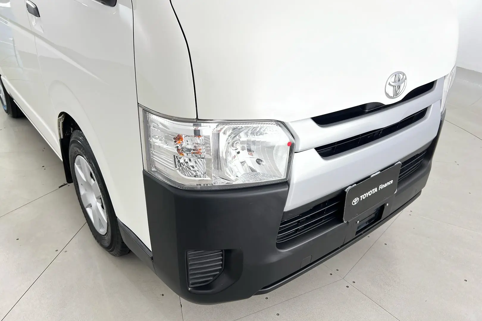 2017 Toyota Hiace Gallery Image 2