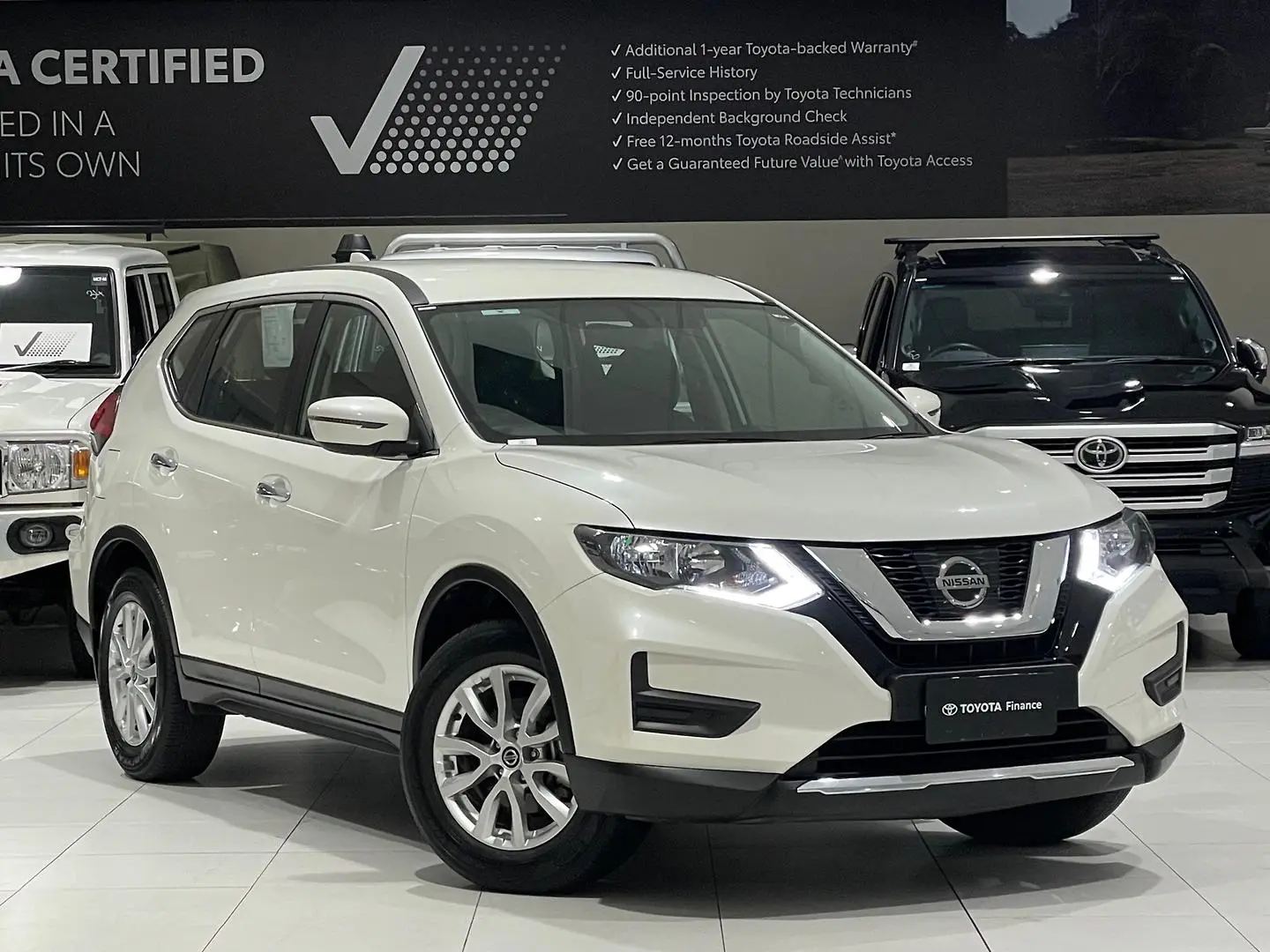 2022 Nissan X-Trail Gallery Image 1