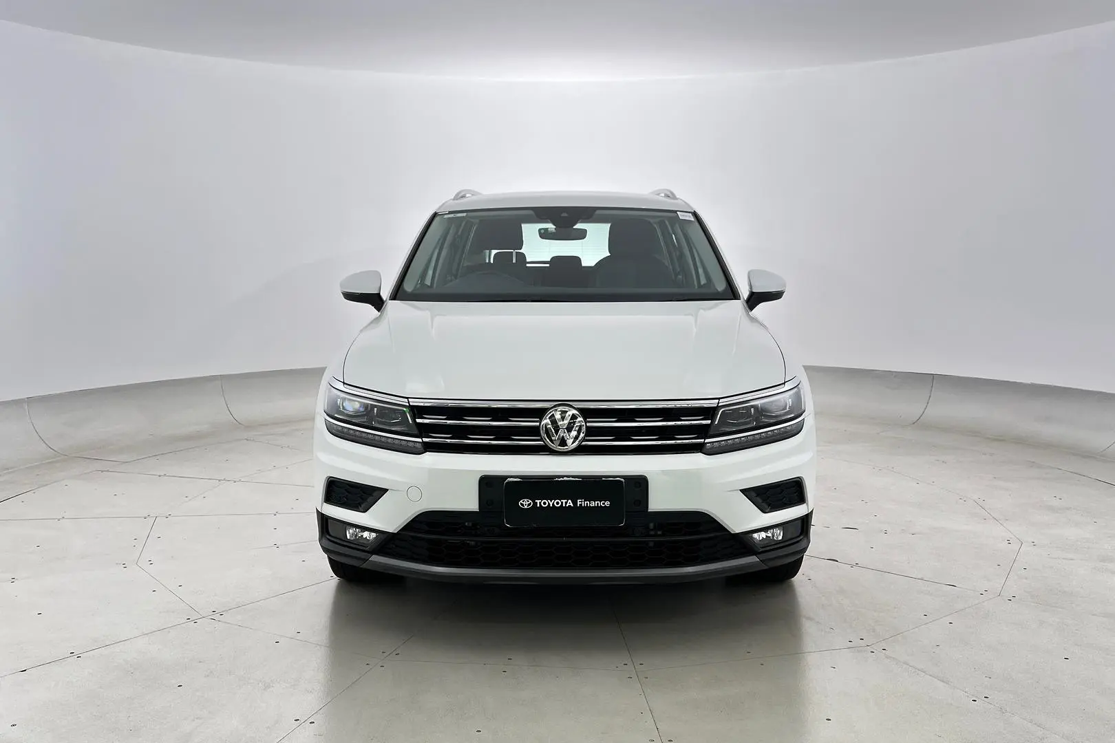 2019 Volkswagen Tiguan Gallery Image 9