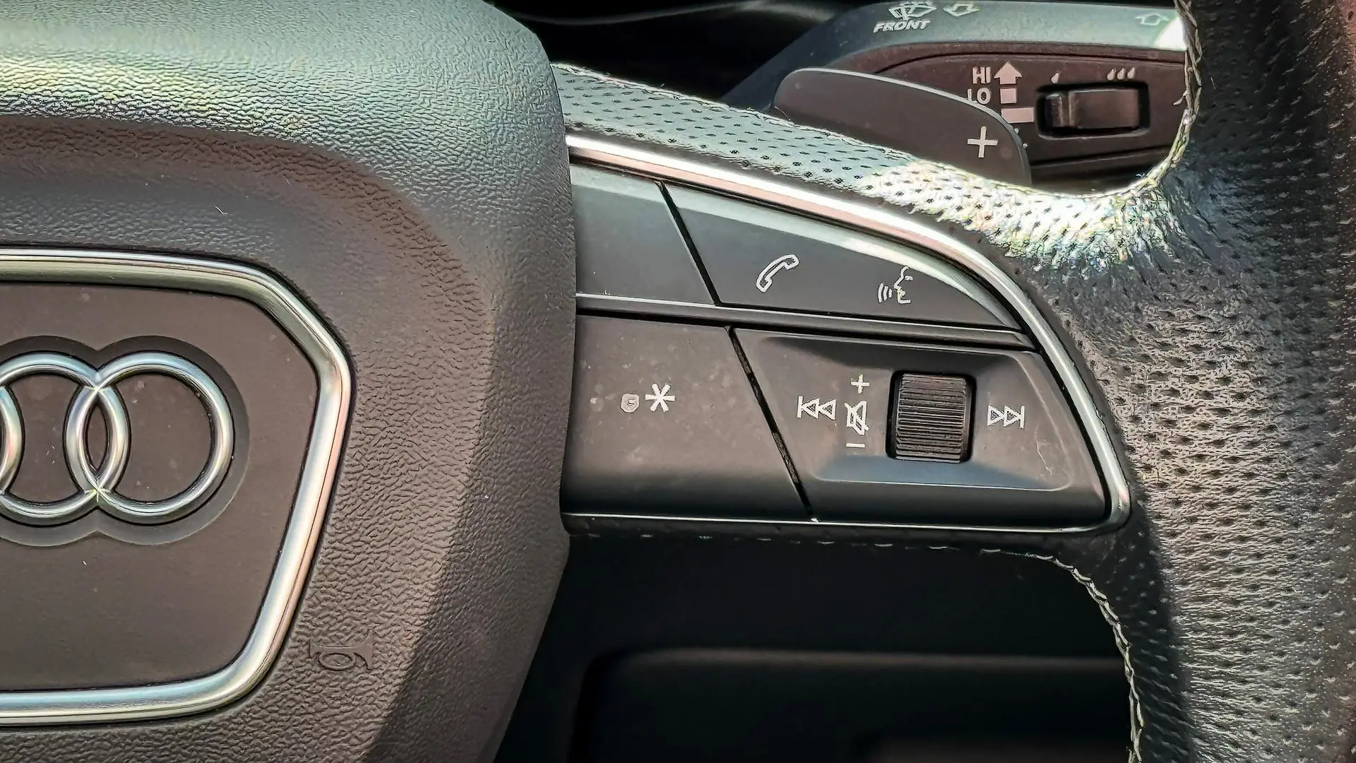 2021 Audi SQ7 Gallery Image 32