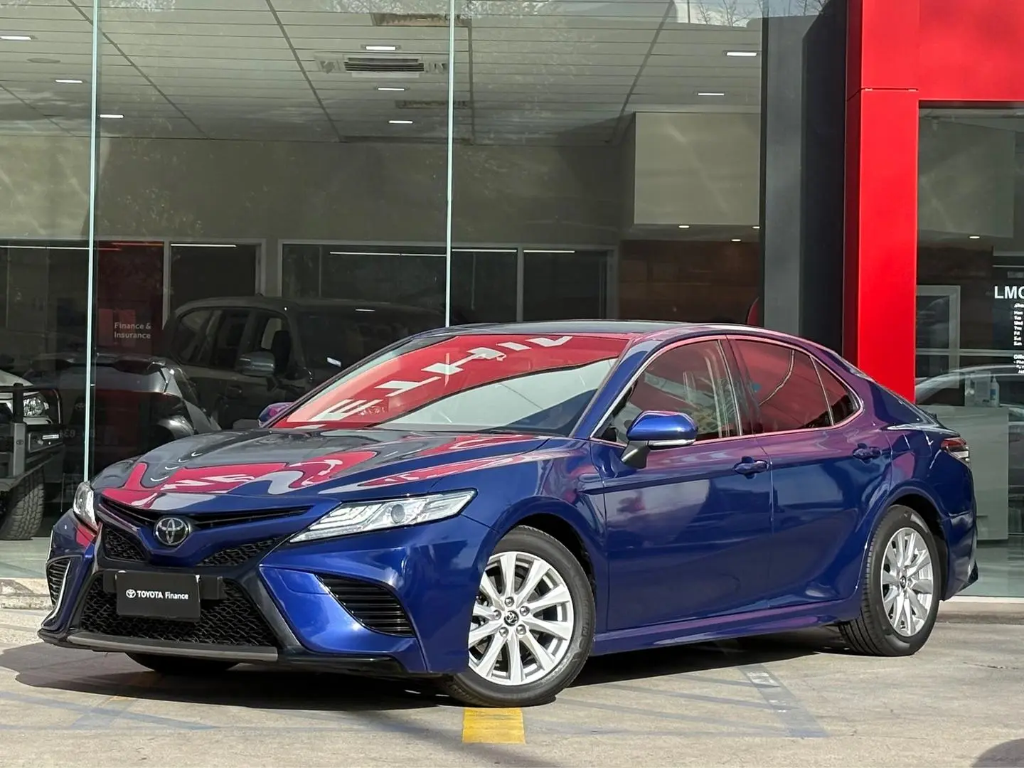 2019 Toyota Camry Gallery Image 4
