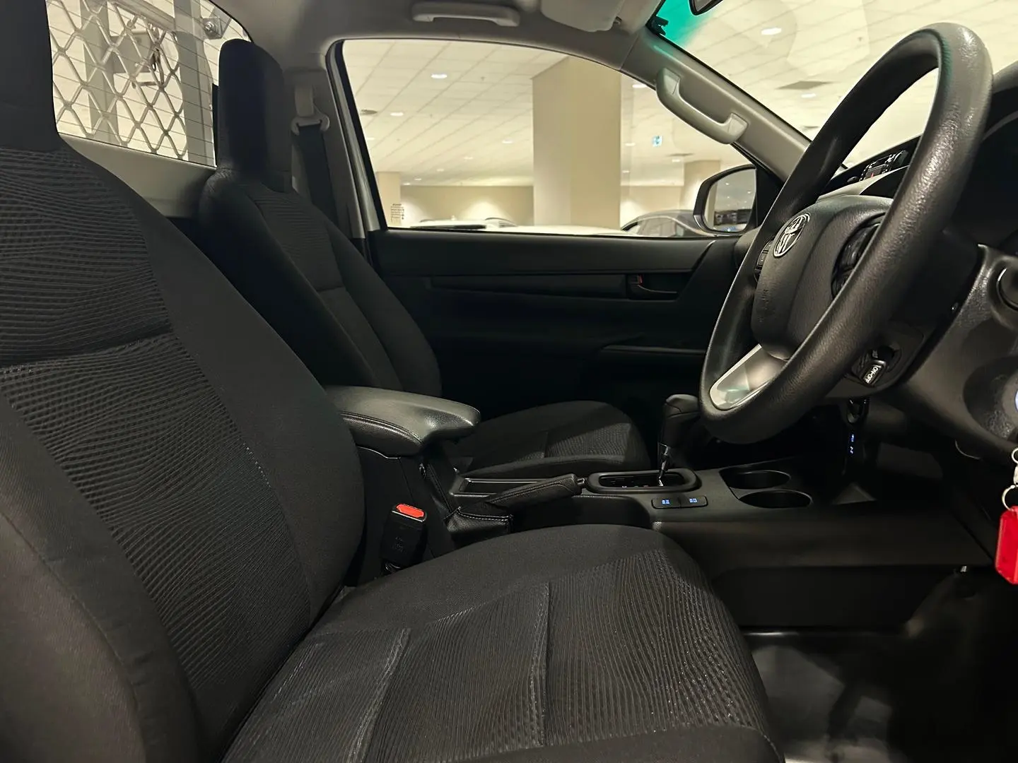 2020 Toyota Hilux Gallery Image 16