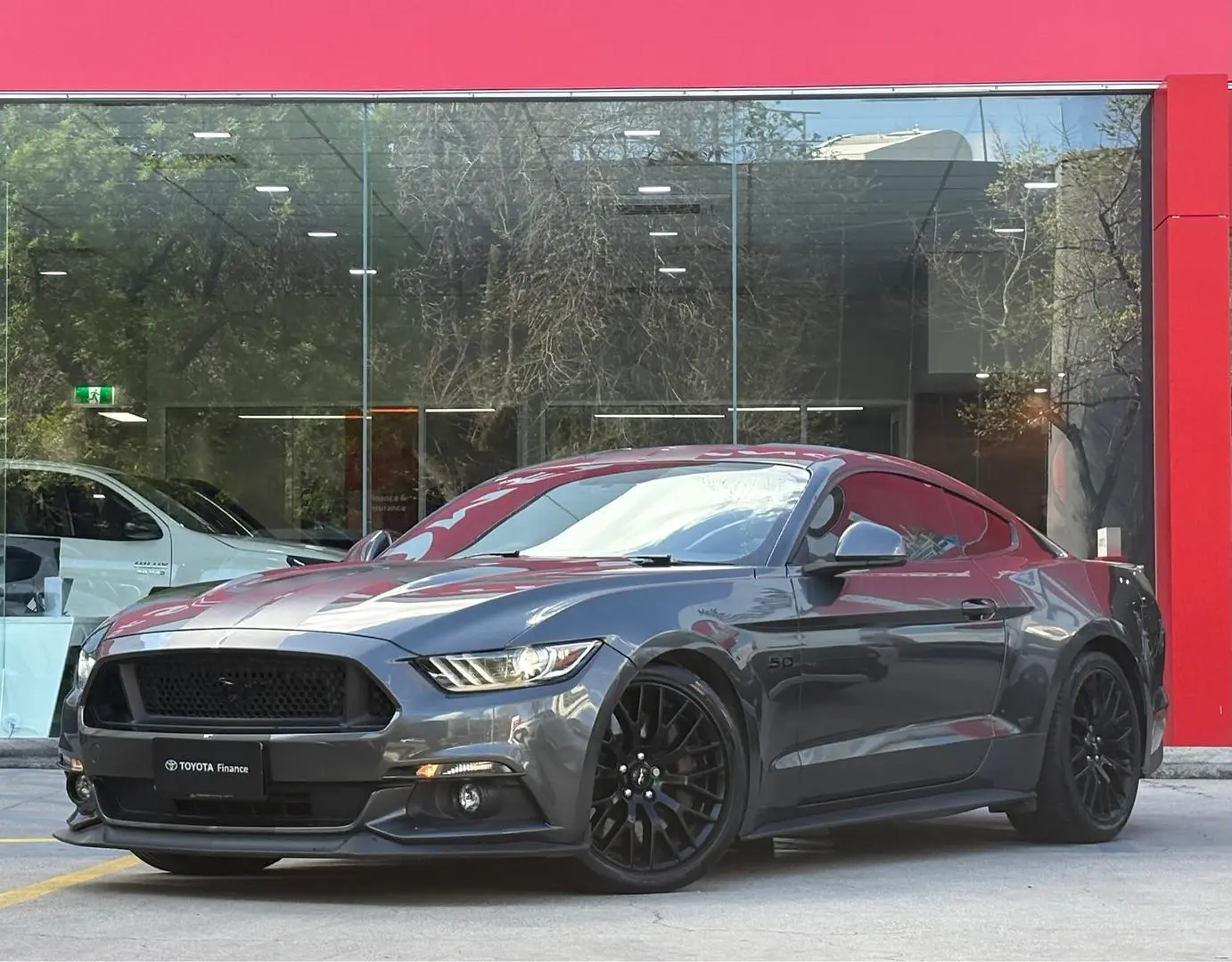 2017 Ford Mustang Gallery Image 4