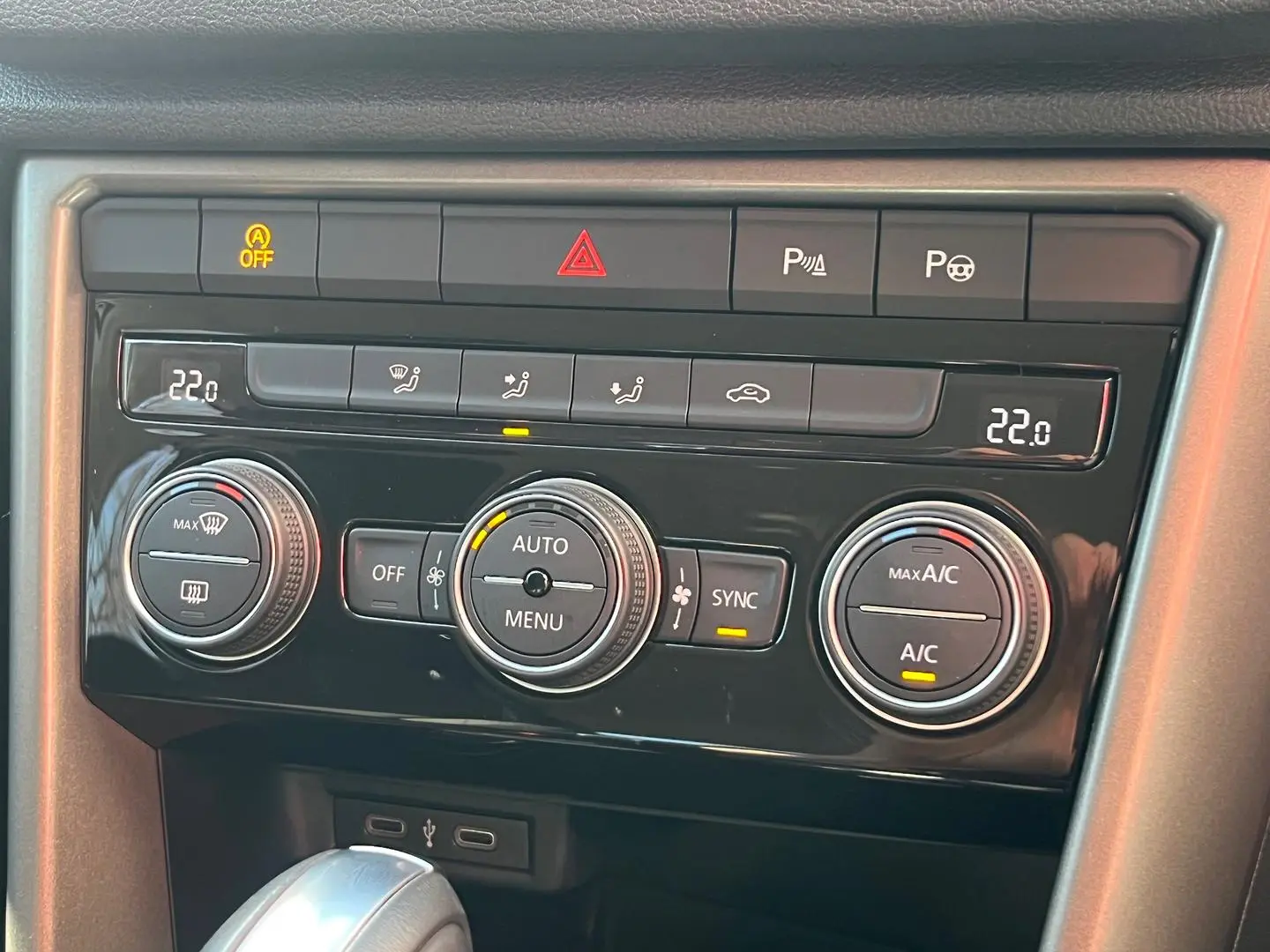 2021 Volkswagen T-Roc Gallery Image 26