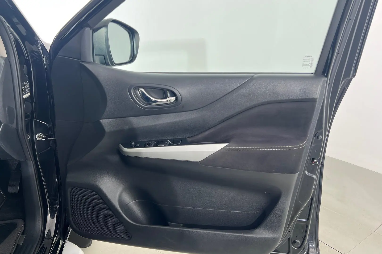 2019 Nissan Navara Gallery Image 13