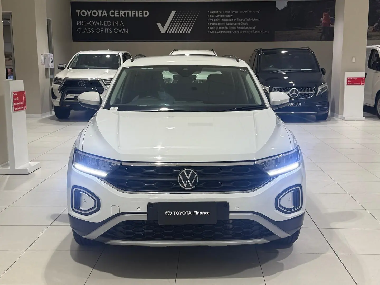 2023 Volkswagen T-Roc Gallery Image 4