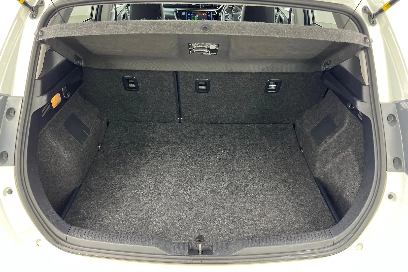 2018 Toyota Corolla Gallery Image 24