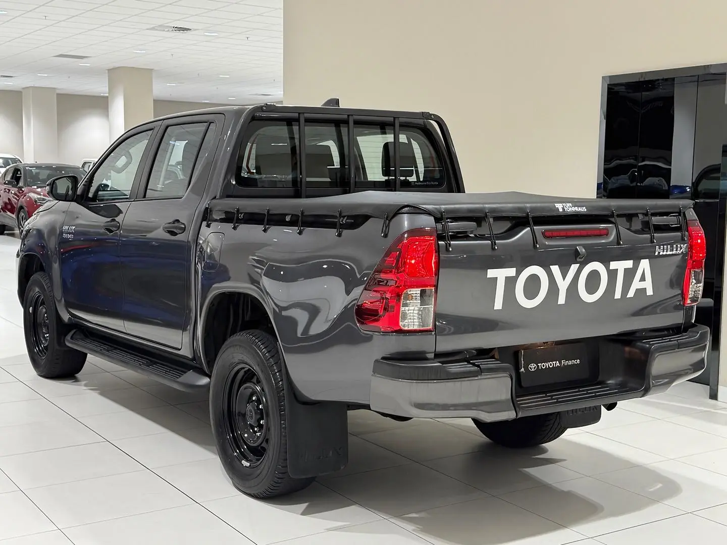 2021 Toyota Hilux Gallery Image 8