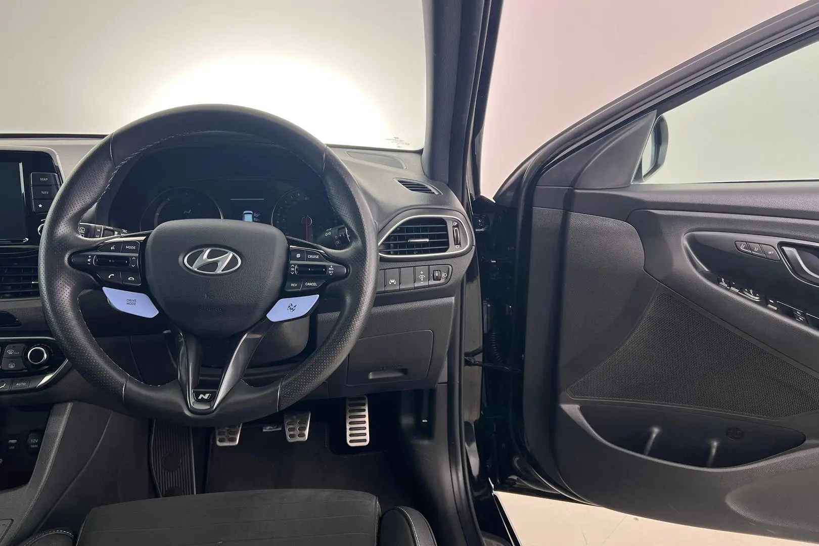2020 Hyundai i30 Gallery Image 18
